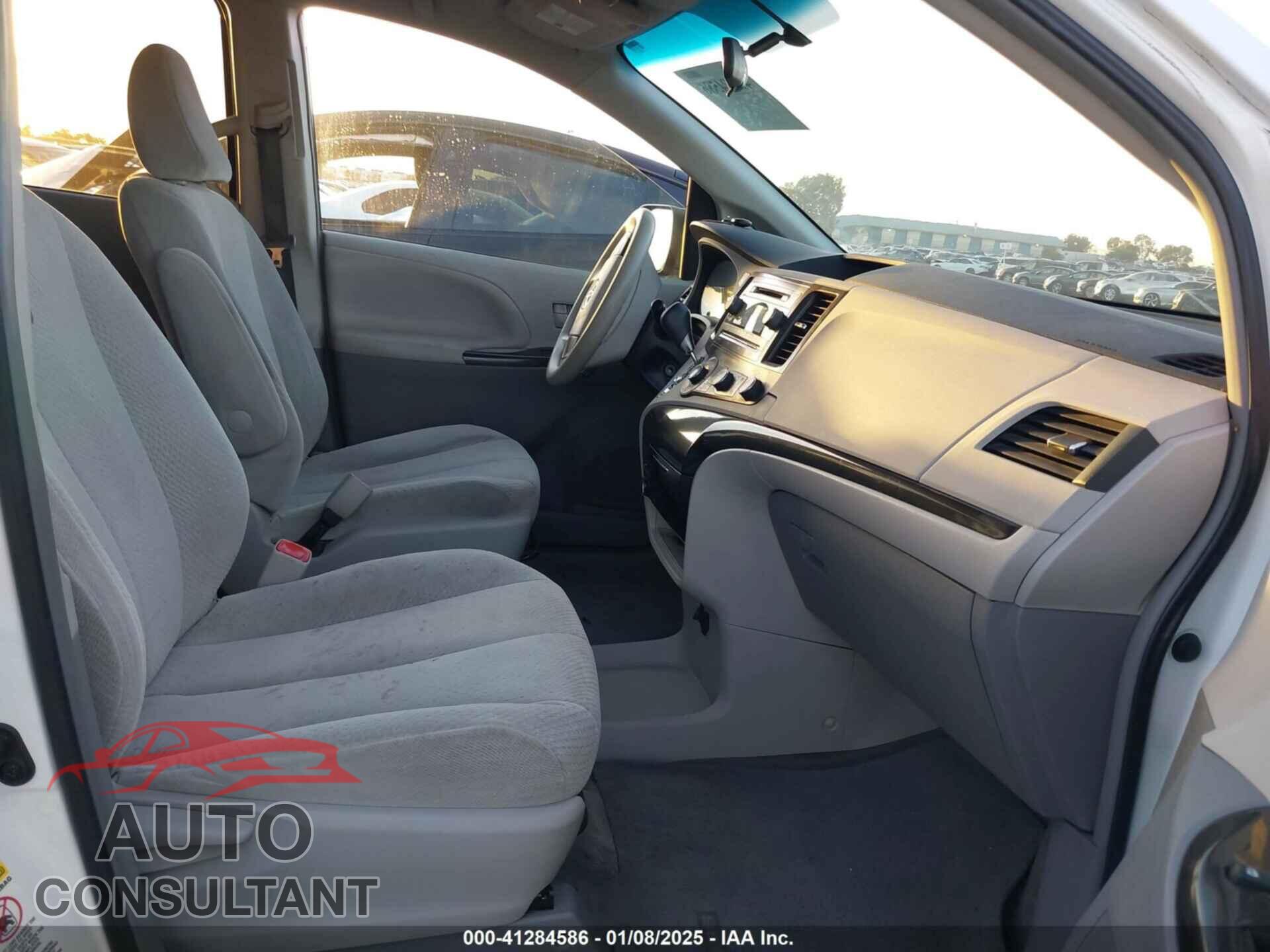 TOYOTA SIENNA 2012 - 5TDKA3DC9CS014900