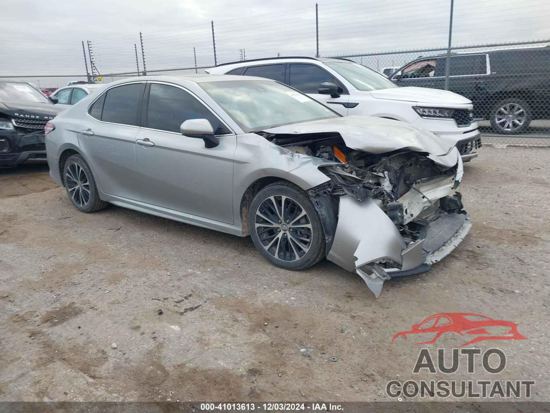 TOYOTA CAMRY 2018 - 4T1B11HK3JU106806