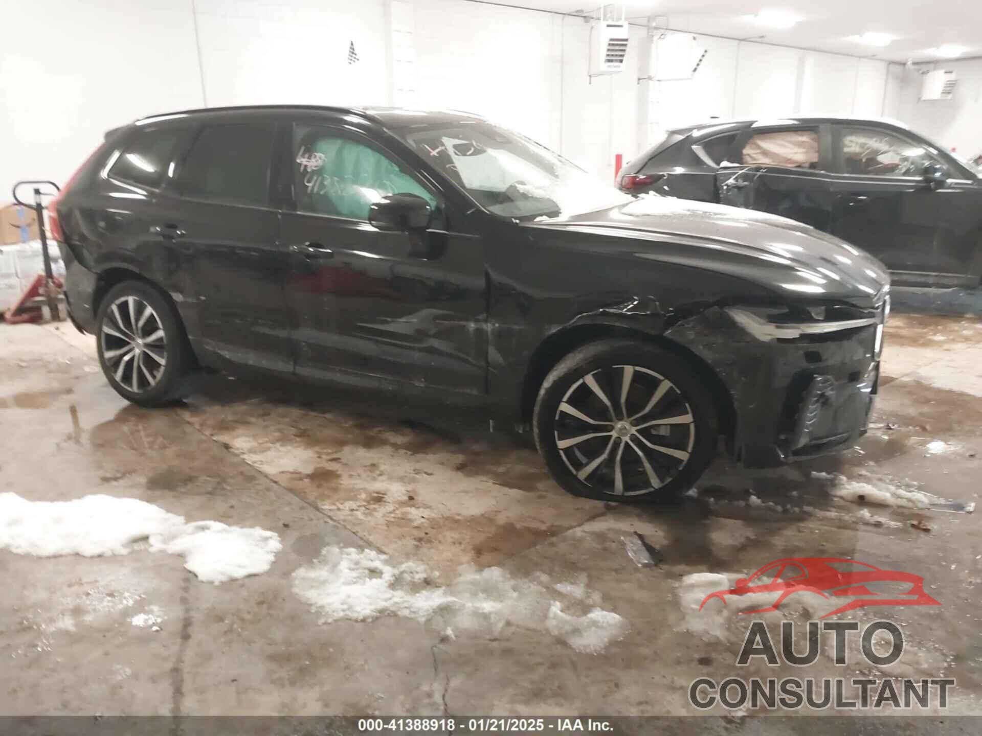 VOLVO XC60 2024 - YV4L12RL8R1823184