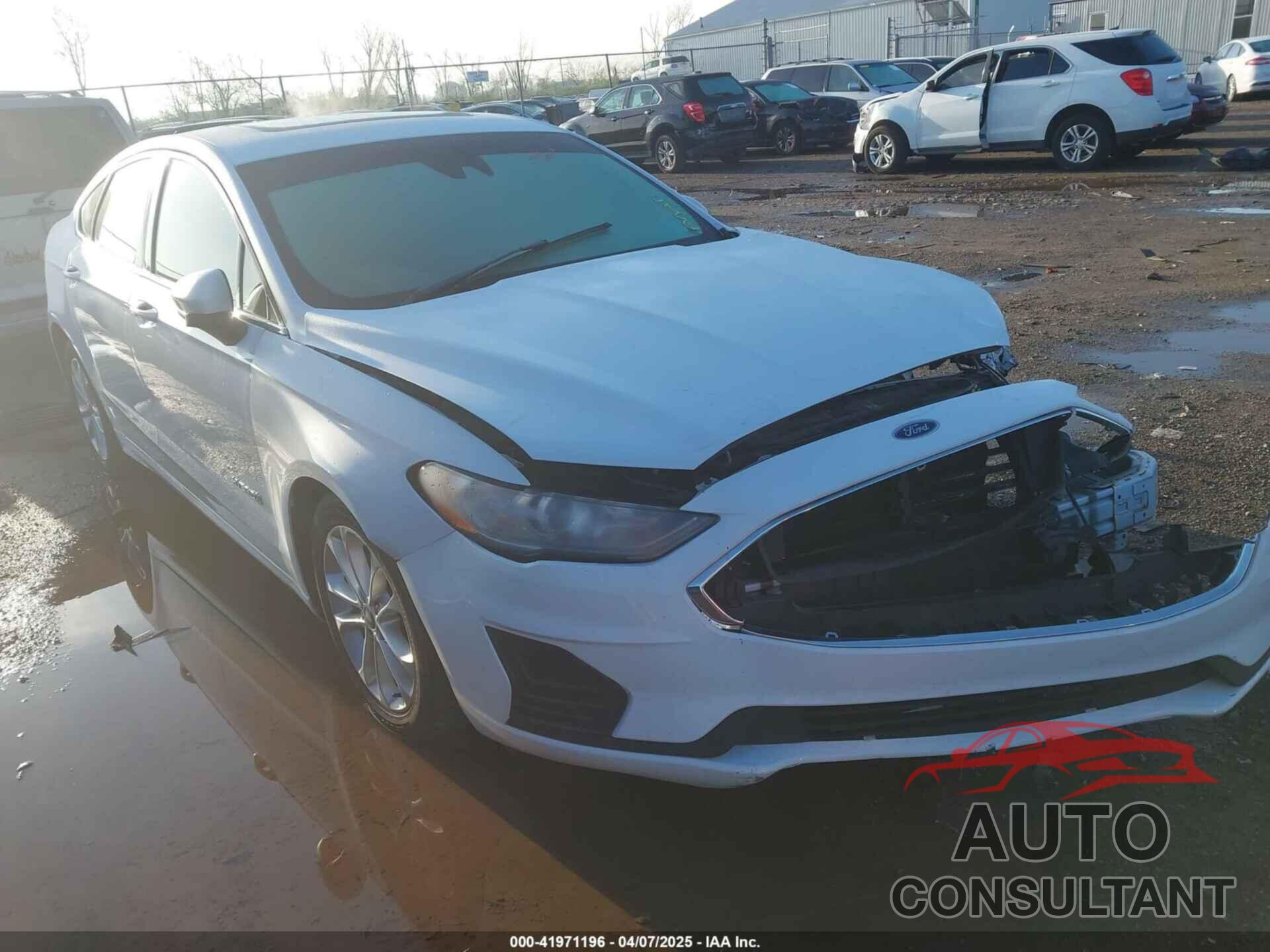 FORD FUSION HYBRID 2019 - 3FA6P0LU3KR106021