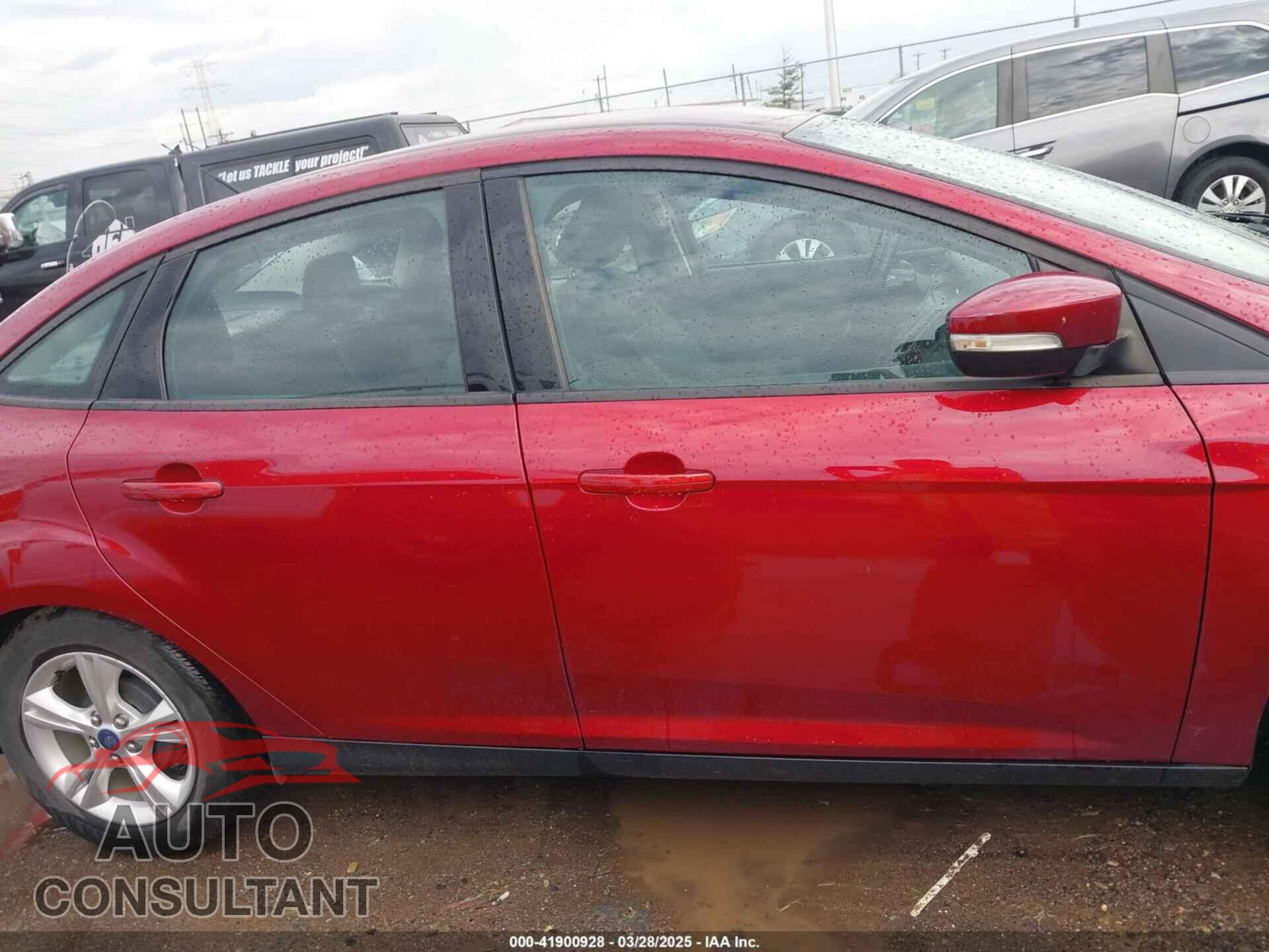 FORD FOCUS 2014 - 1FADP3F2XEL217378