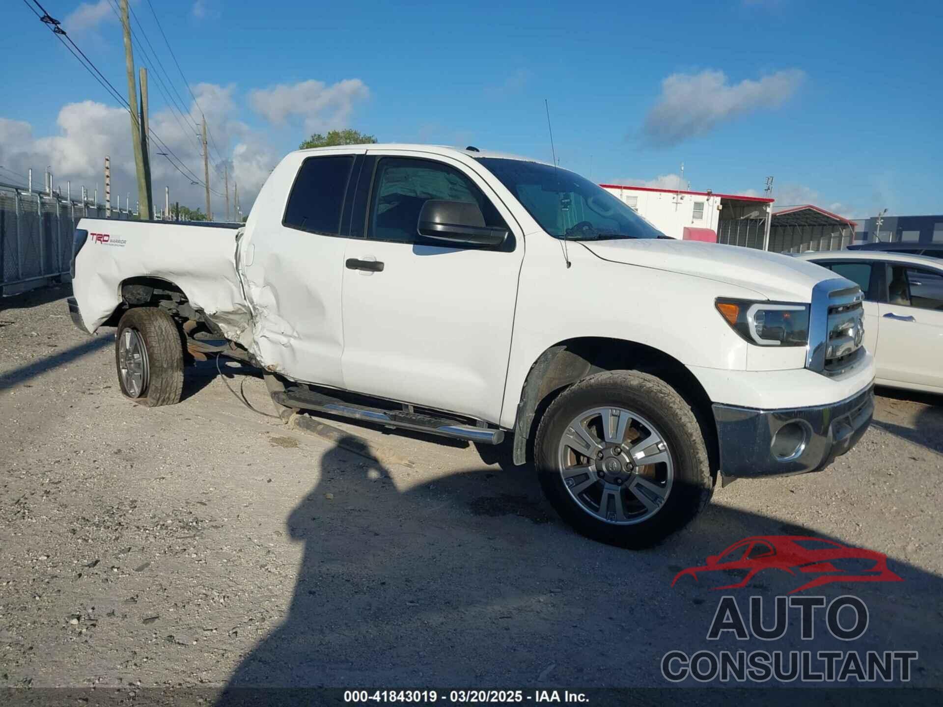 TOYOTA TUNDRA 2013 - 5TFRM5F1XDX054525