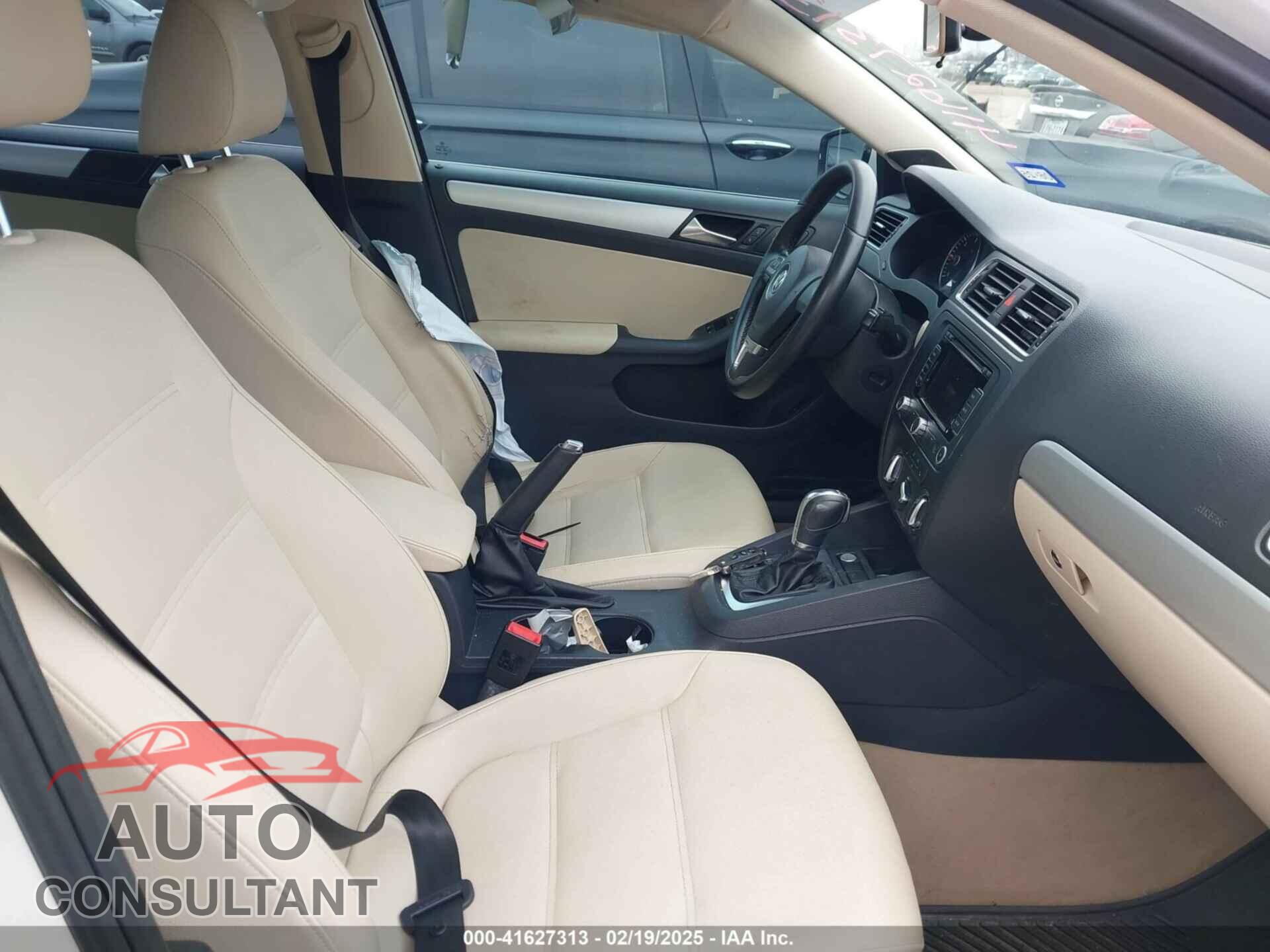 VOLKSWAGEN JETTA 2012 - 3VWLL7AJ3CM367932