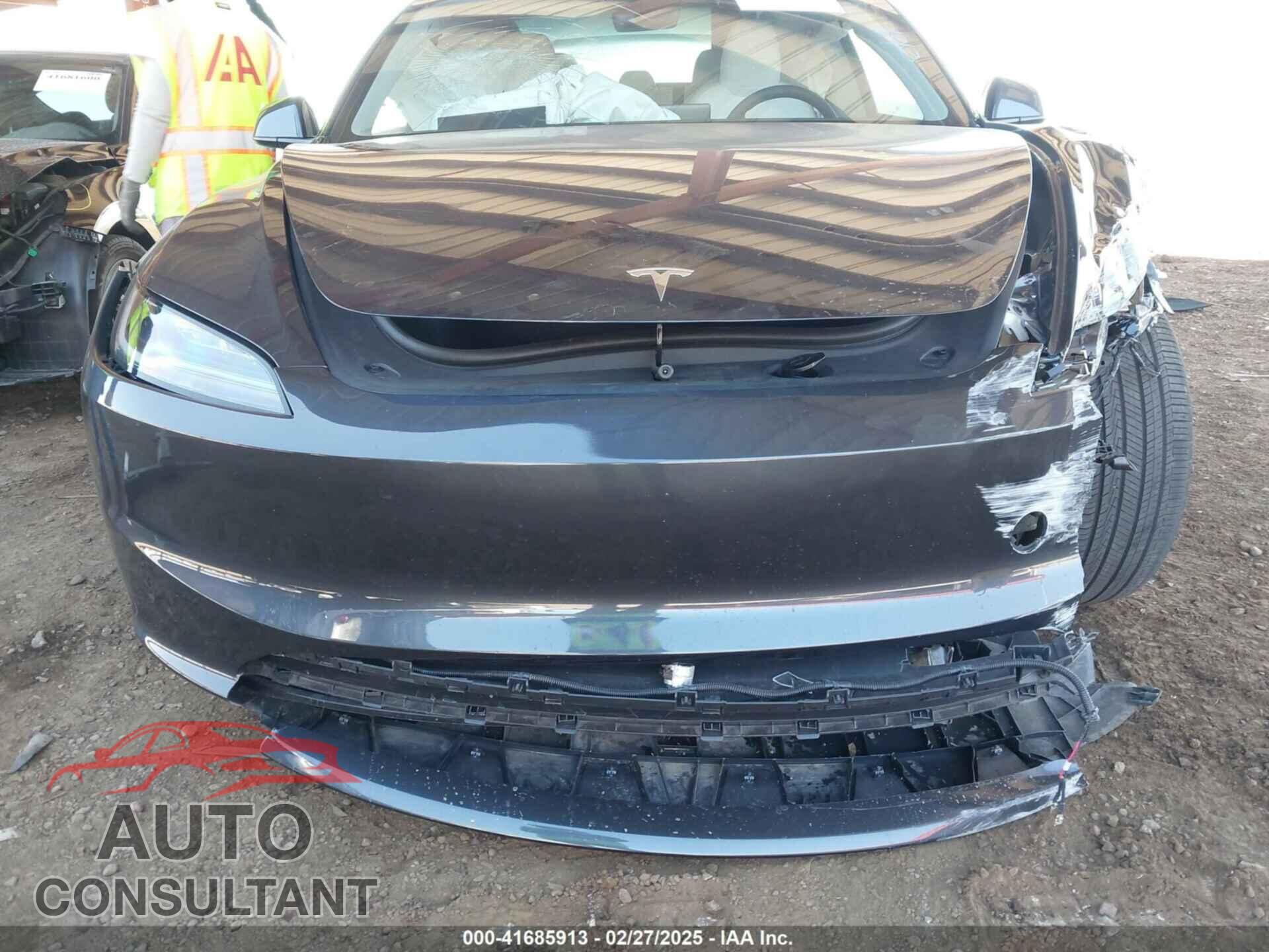 TESLA MODEL 3 2024 - 5YJ3E1EB8RF792718