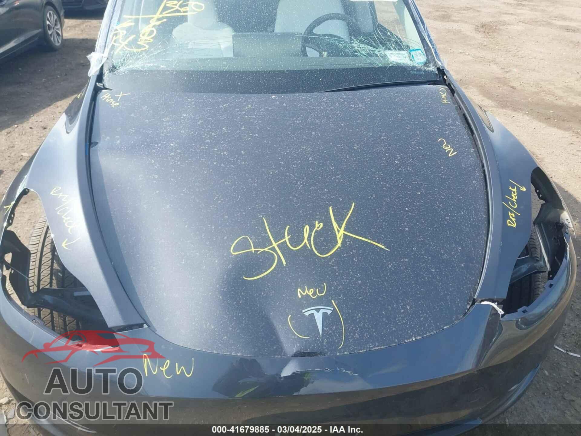 TESLA MODEL Y 2024 - 7SAYGAEE2RF178437