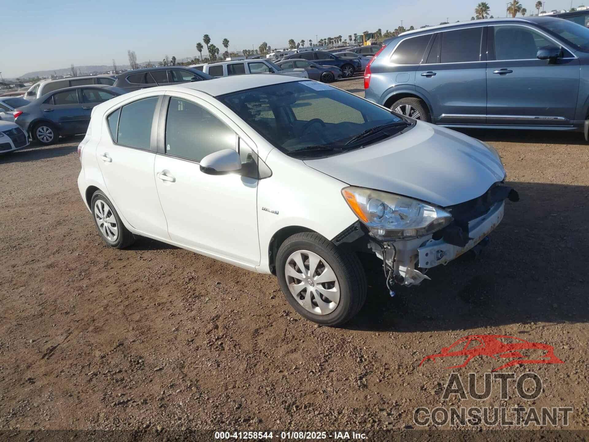 TOYOTA PRIUS C 2014 - JTDKDTB3XE1086005