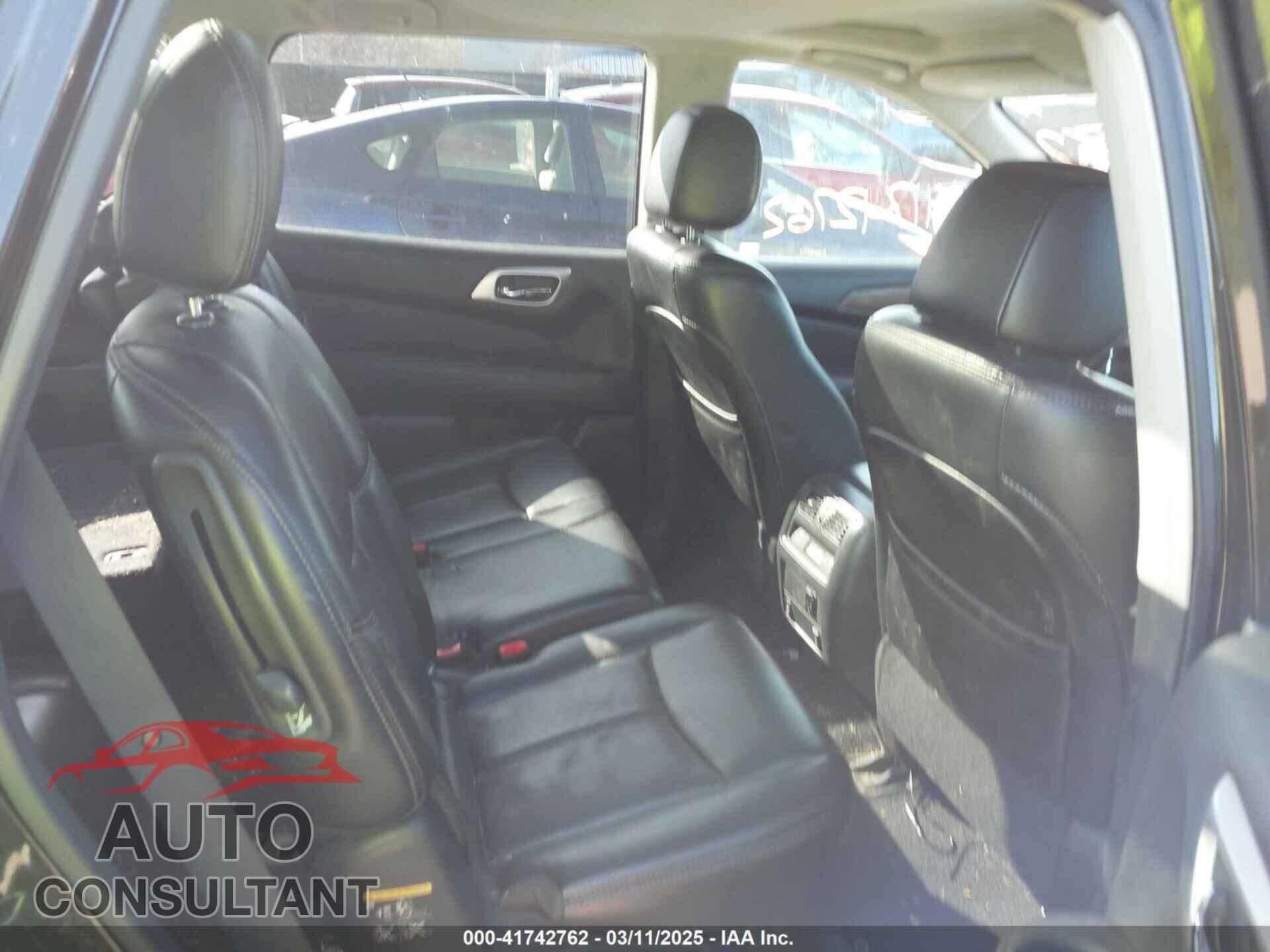 NISSAN PATHFINDER 2017 - 5N1DR2MM2HC624002