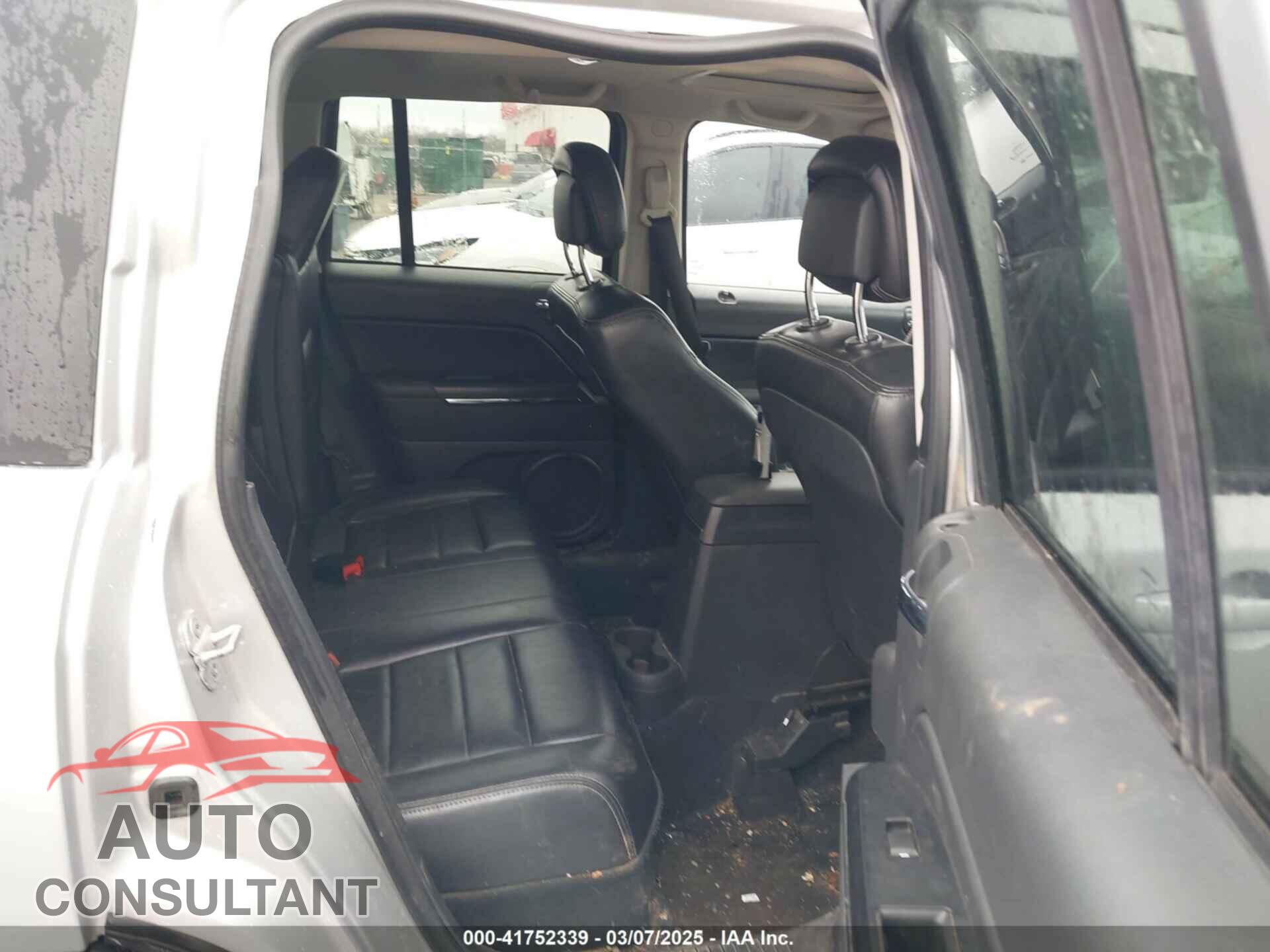JEEP COMPASS 2012 - 1C4NJCCB3CD511555