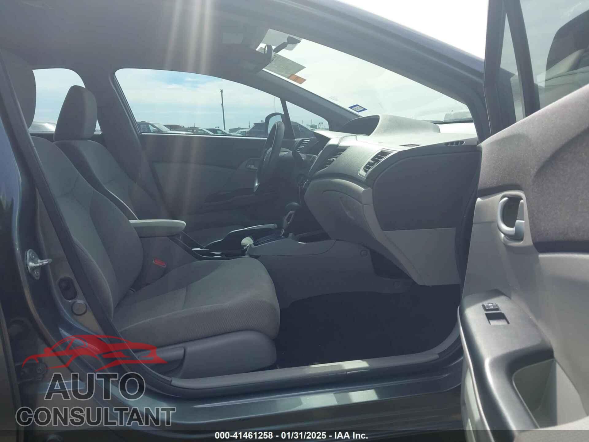 HONDA CIVIC 2012 - 2HGFB2F52CH327648