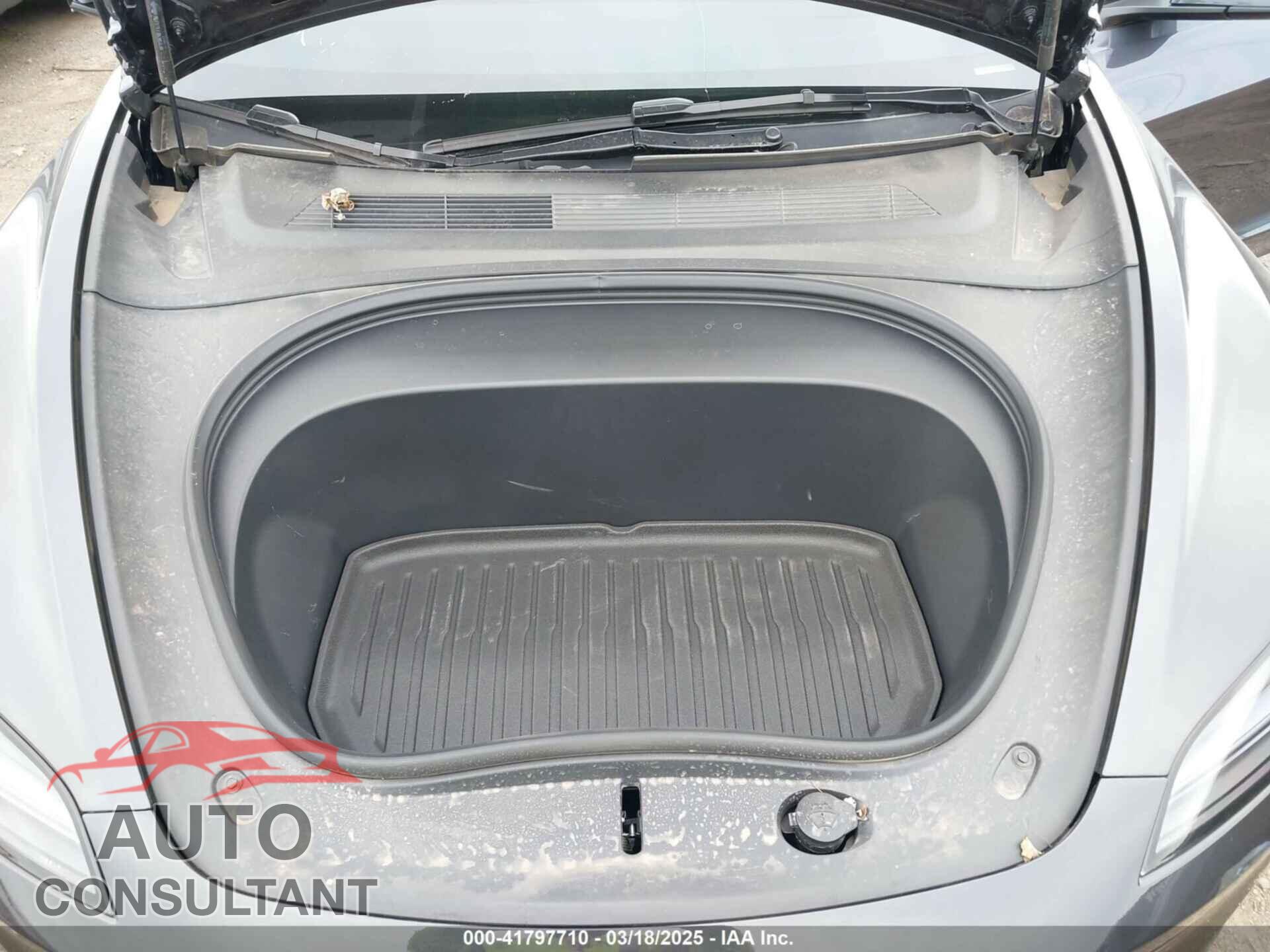 TESLA MODEL 3 2024 - 5YJ3E1EA2RF847638