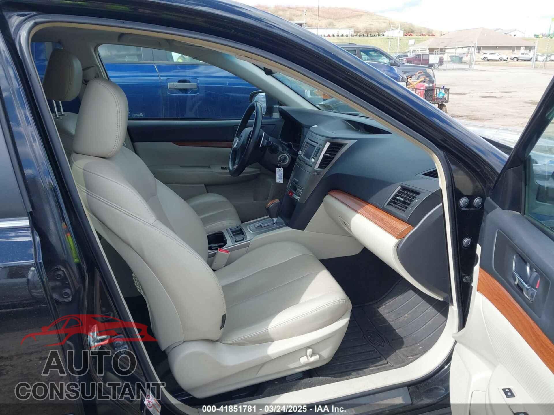 SUBARU OUTBACK 2014 - 4S4BRBLC4E3235812