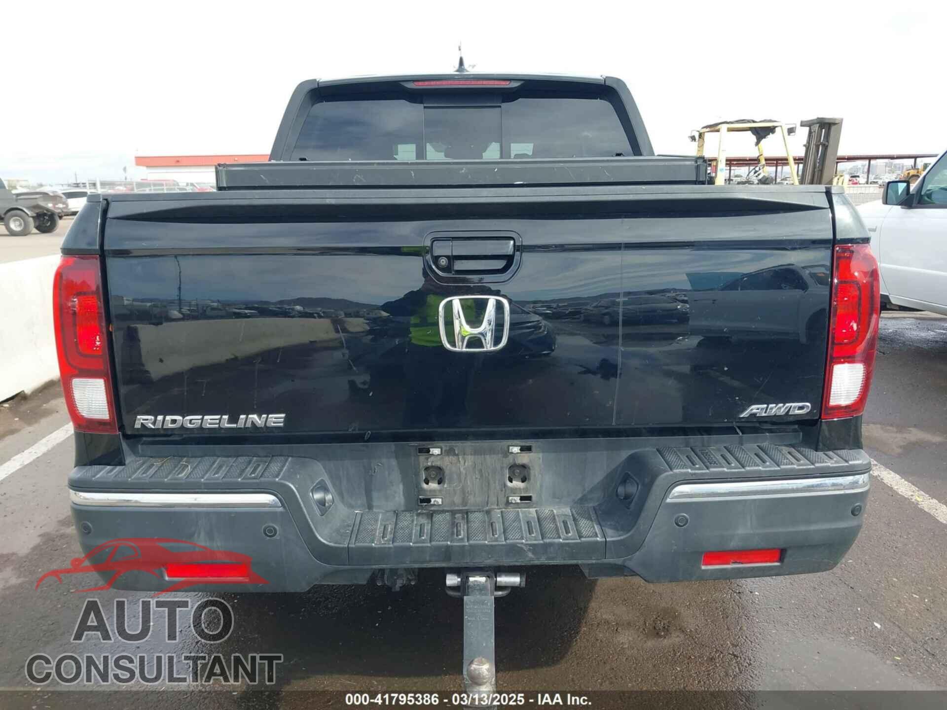 HONDA RIDGELINE 2017 - 5FPYK3F7XHB030565