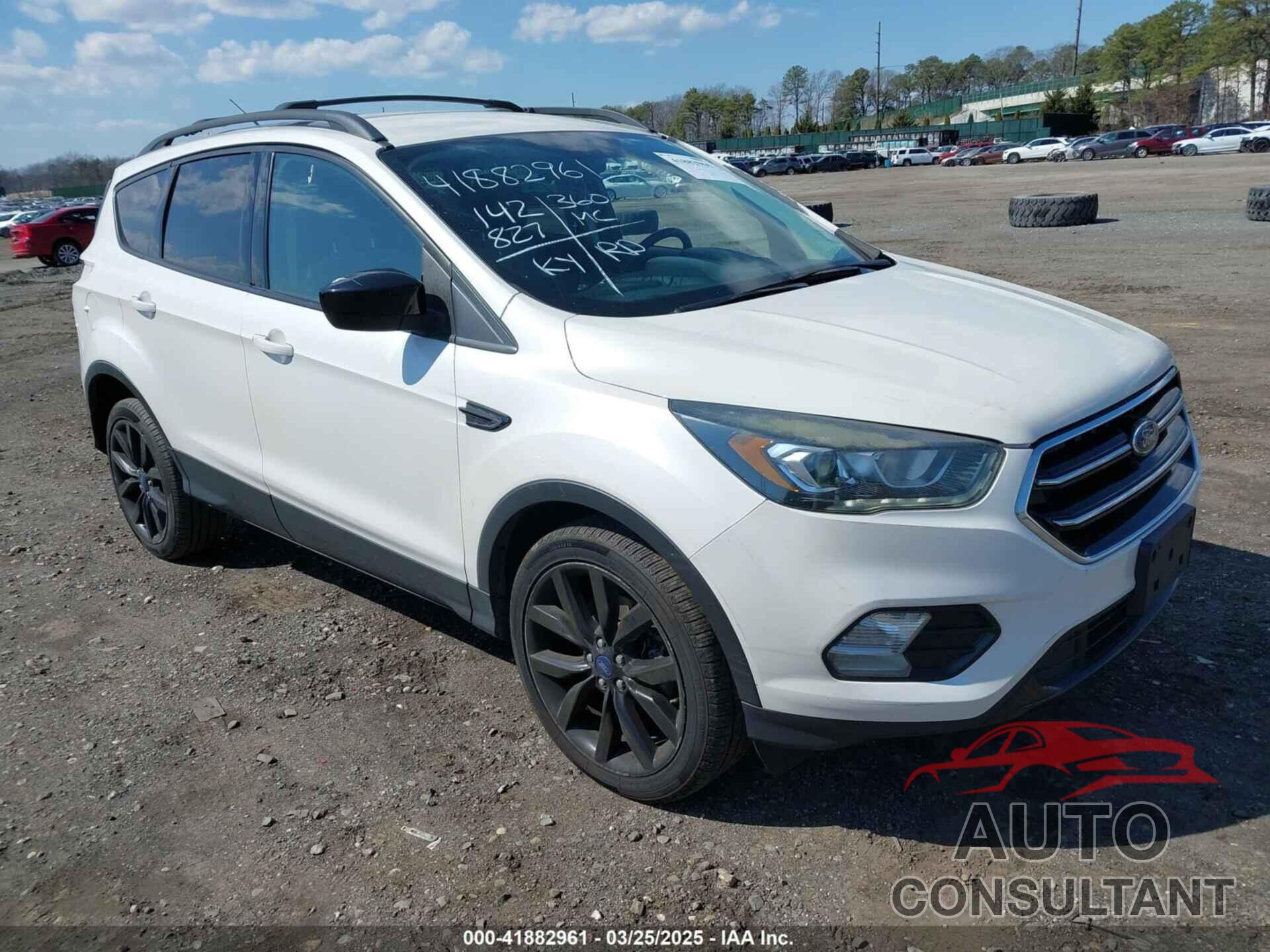 FORD ESCAPE 2017 - 1FMCU9G94HUB25559