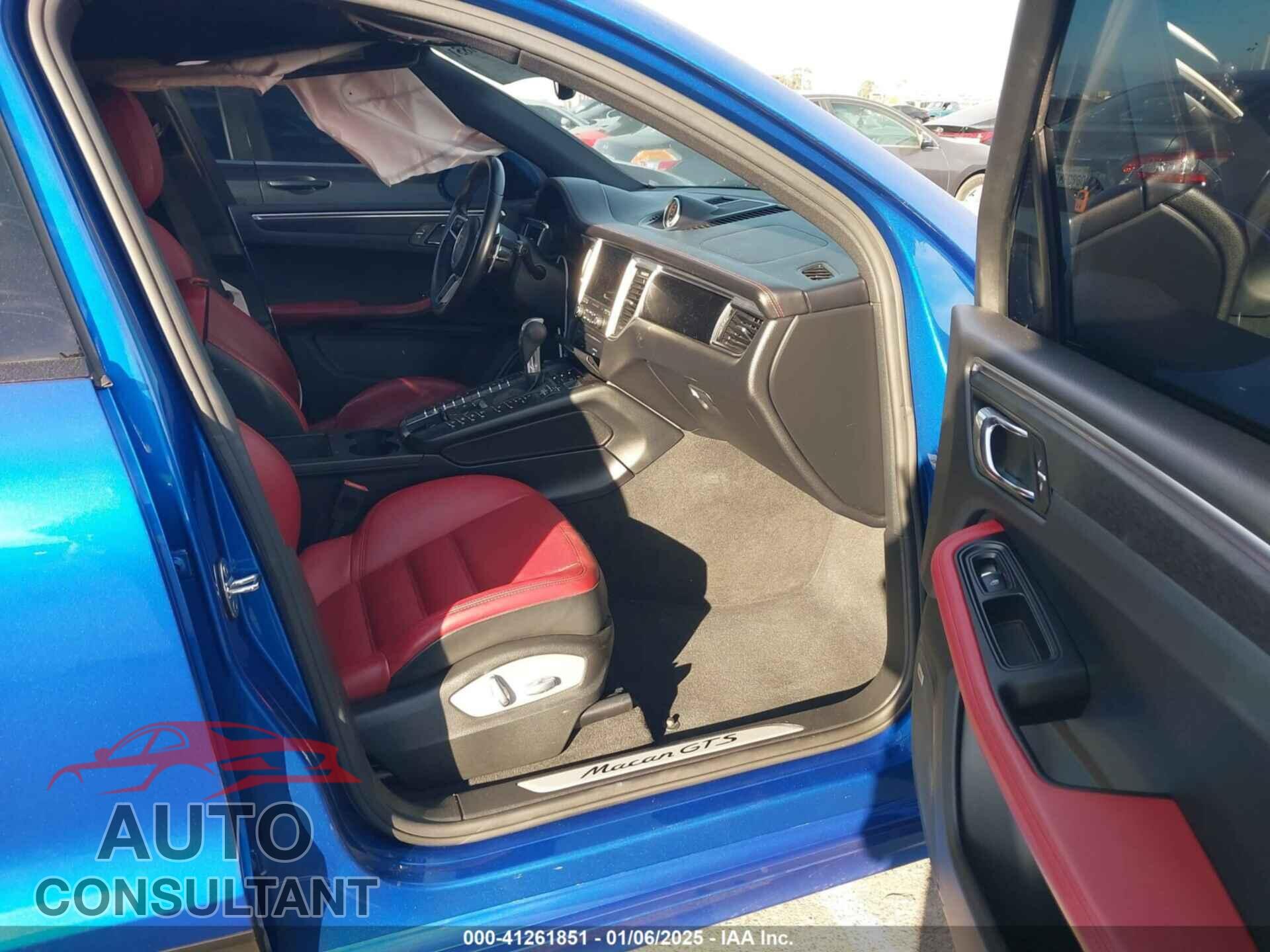 PORSCHE MACAN 2017 - WP1AG2A57HLB52713