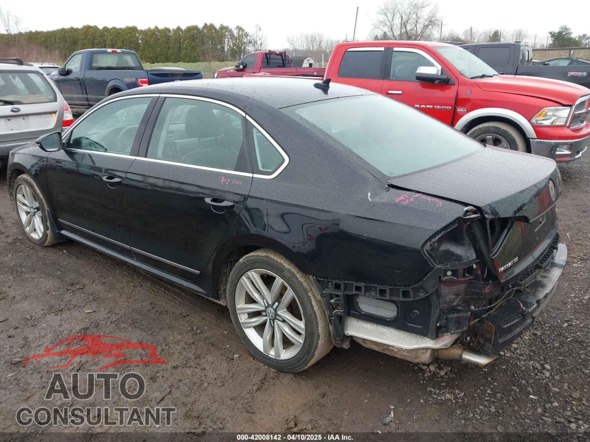 VOLKSWAGEN PASSAT 2017 - 1VWGT7A30HC031442