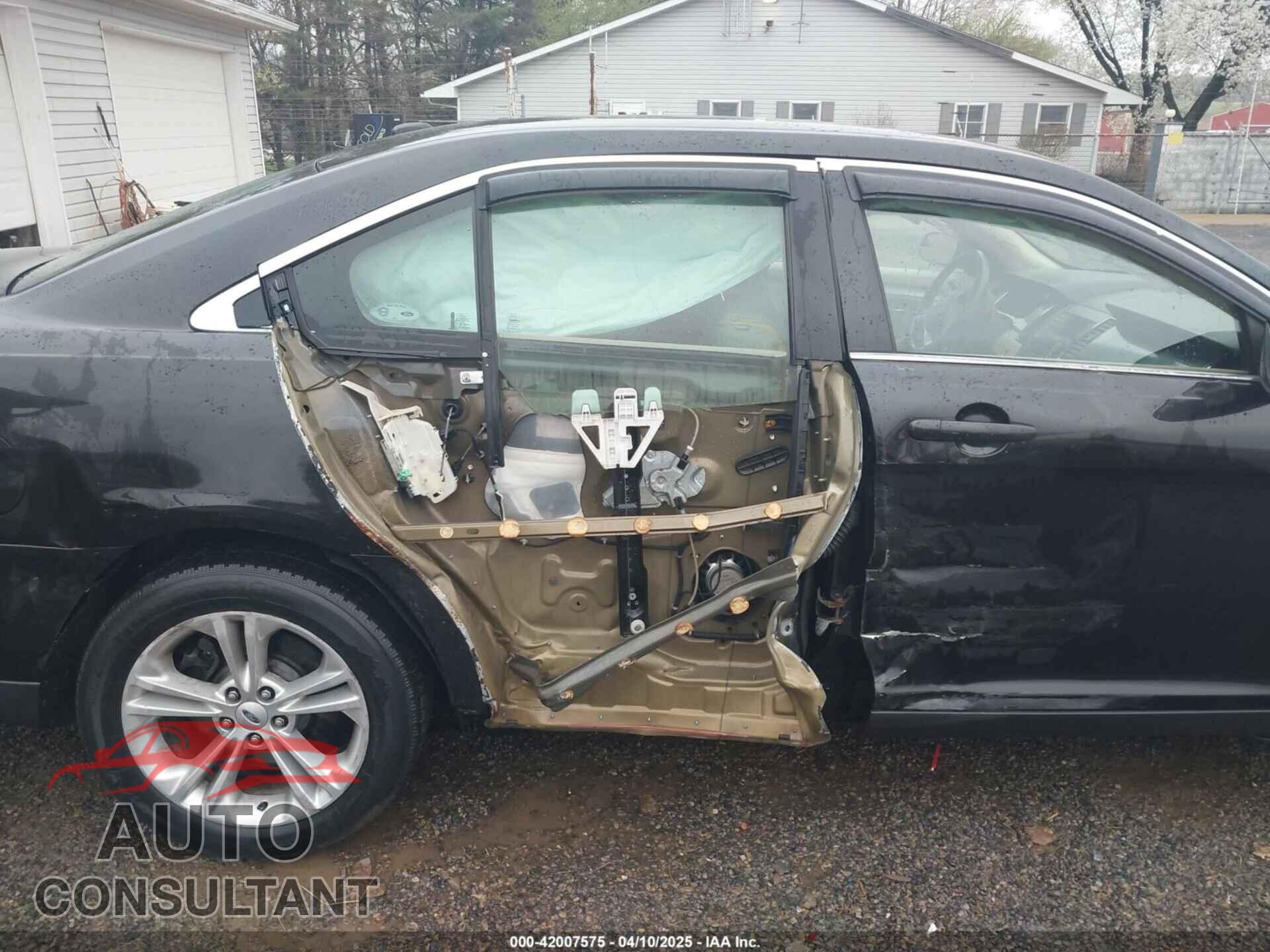 FORD TAURUS 2013 - 1FAHP2E83DG107913