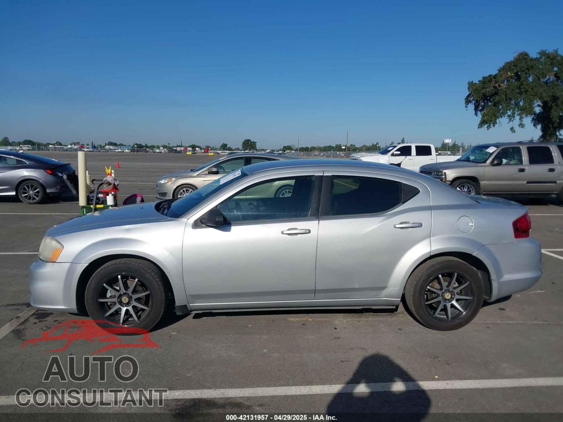 DODGE AVENGER 2011 - 1B3BD4FB8BN579145