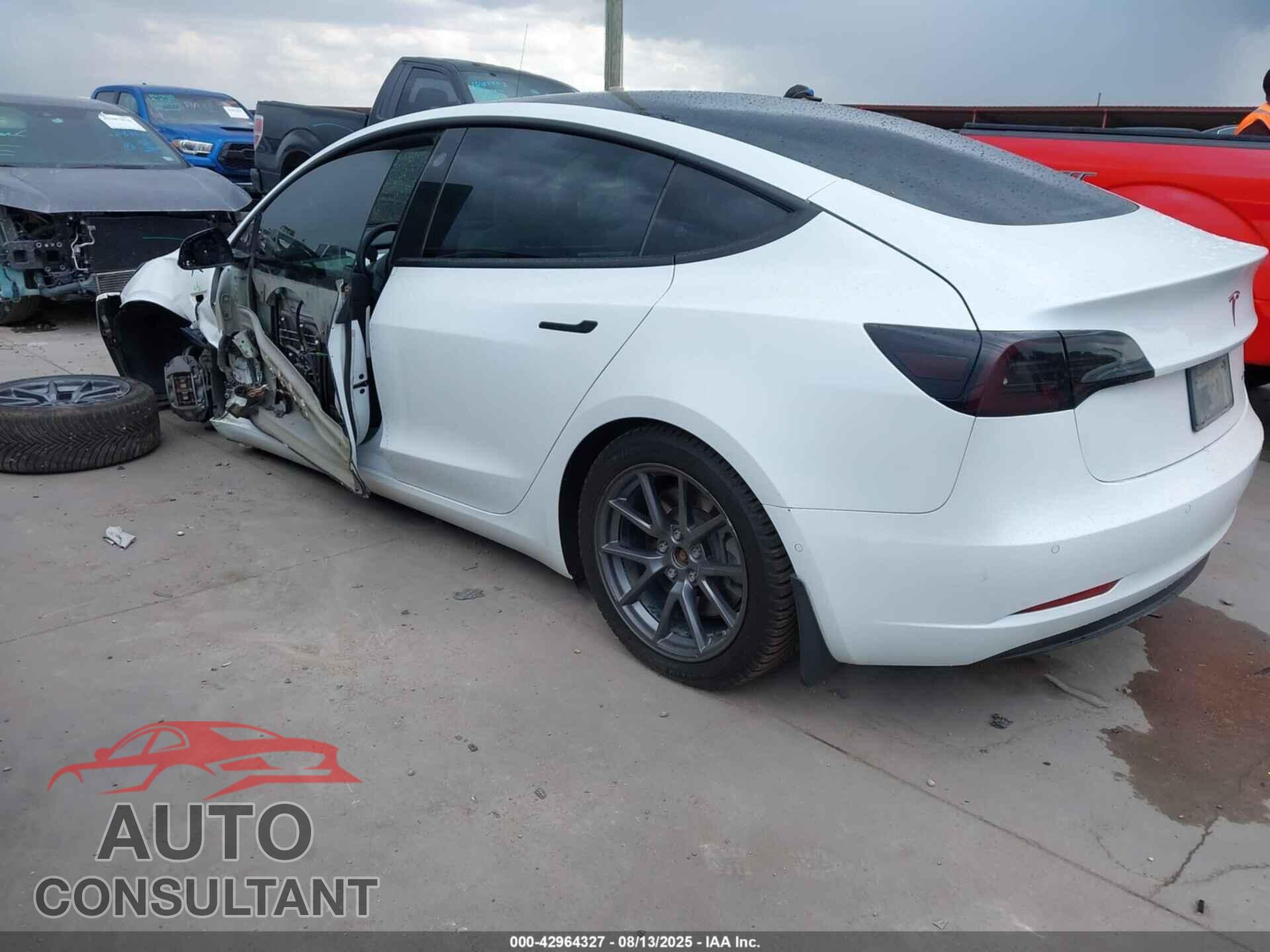 TESLA MODEL 3 2021 - 5YJ3E1EB8MF852828