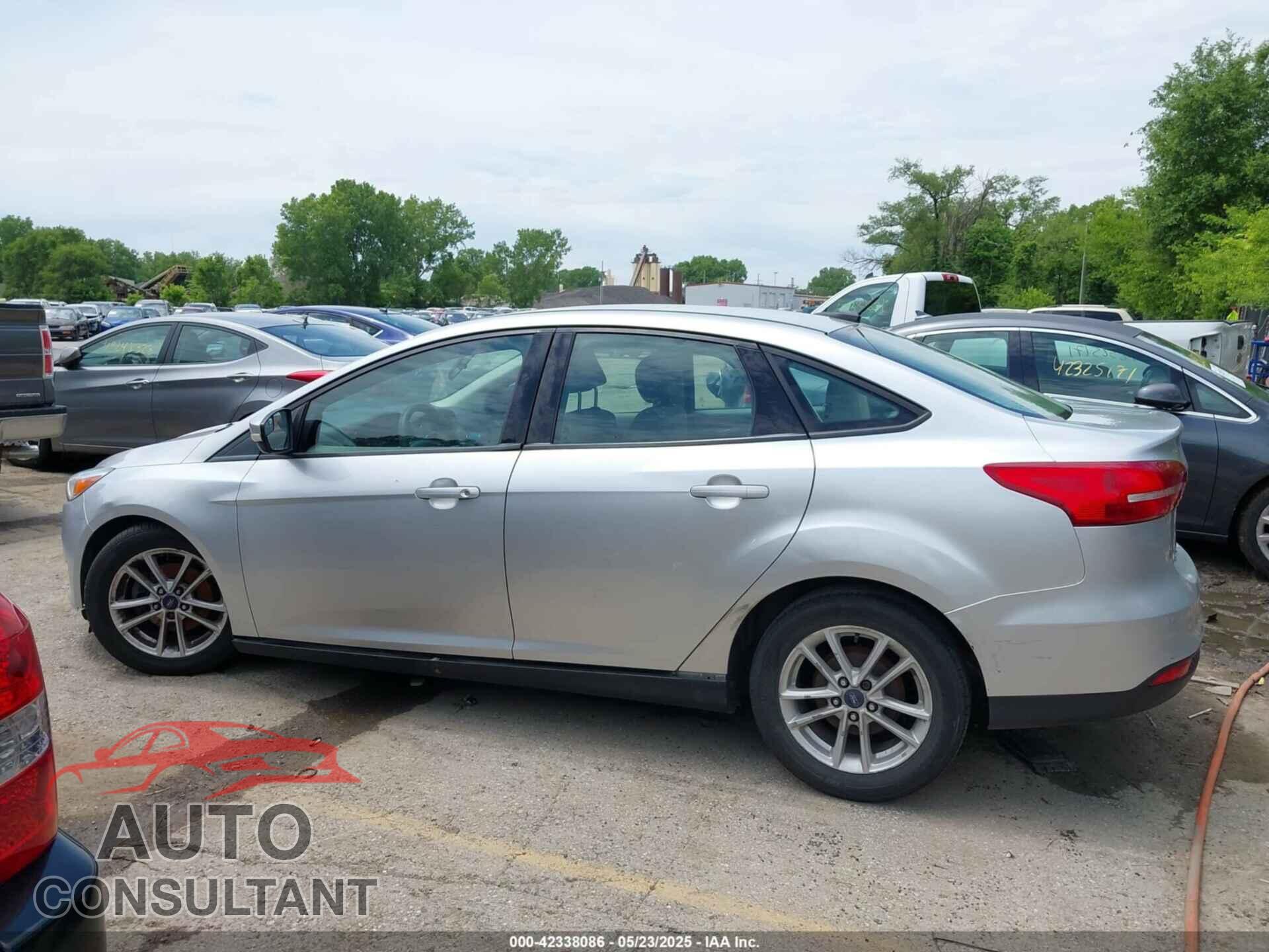 FORD FOCUS 2017 - 1FADP3F29HL280055
