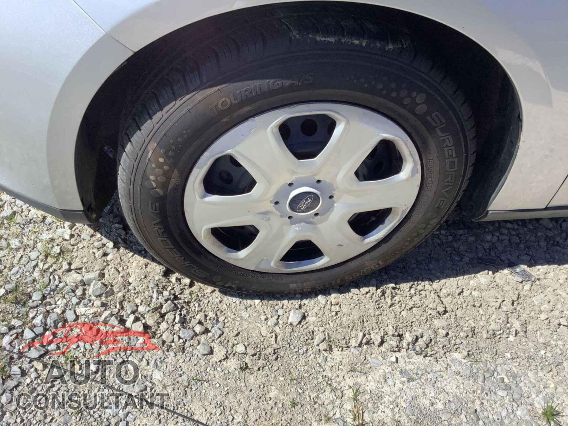 FORD FOCUS 2016 - 1FADP3E22GL366131