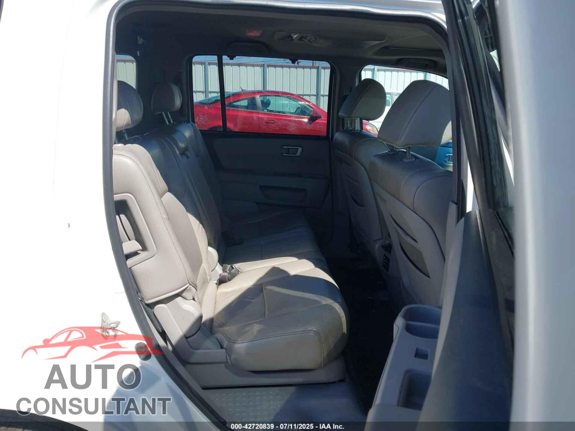 HONDA PILOT 2011 - 5FNYF4H91BB049420