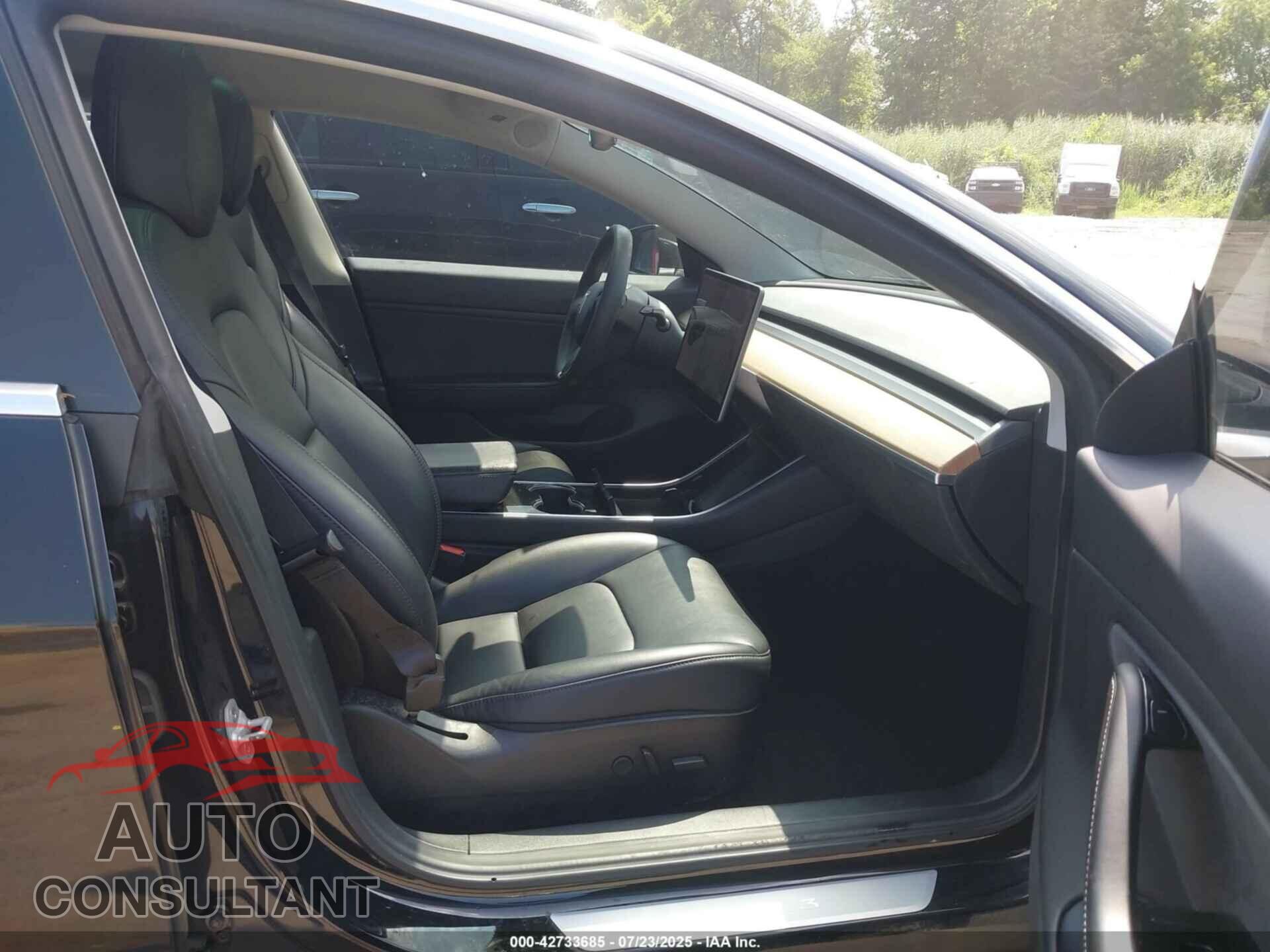 TESLA MODEL 3 2019 - 5YJ3E1EAXKF417006