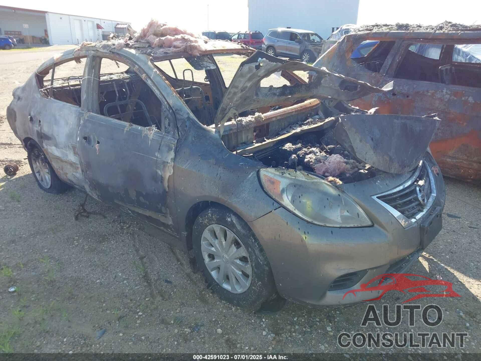 NISSAN VERSA 2012 - 3N1CN7AP8CL942648