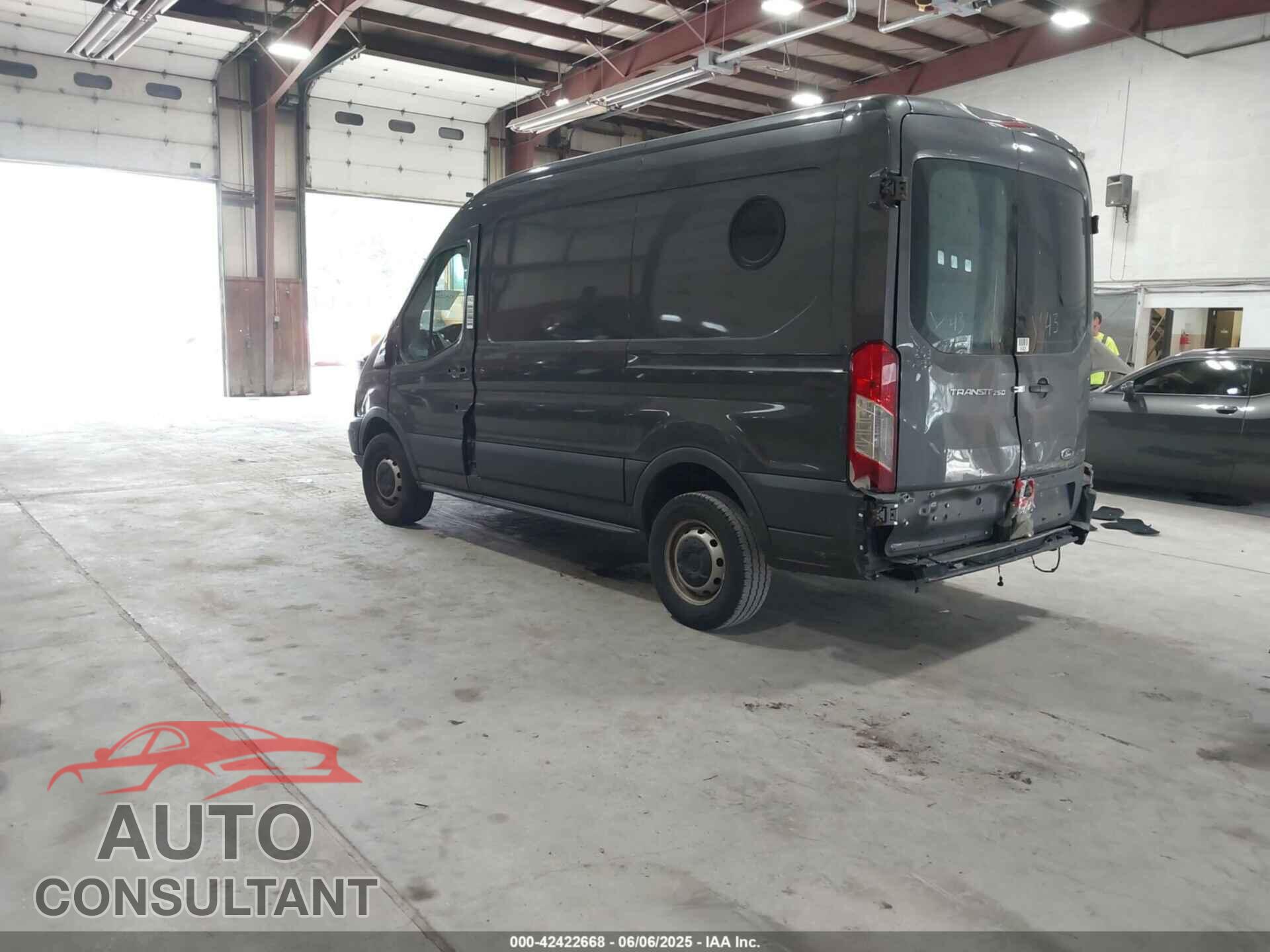 FORD TRANSIT-250 2017 - 1FTYR1CM4HKB33857