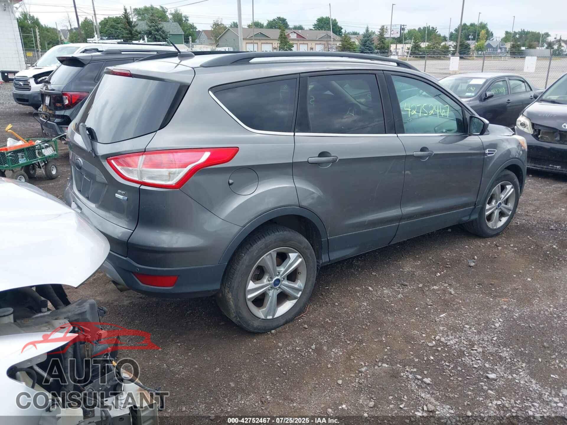 FORD ESCAPE 2014 - 1FMCU9G92EUC77352