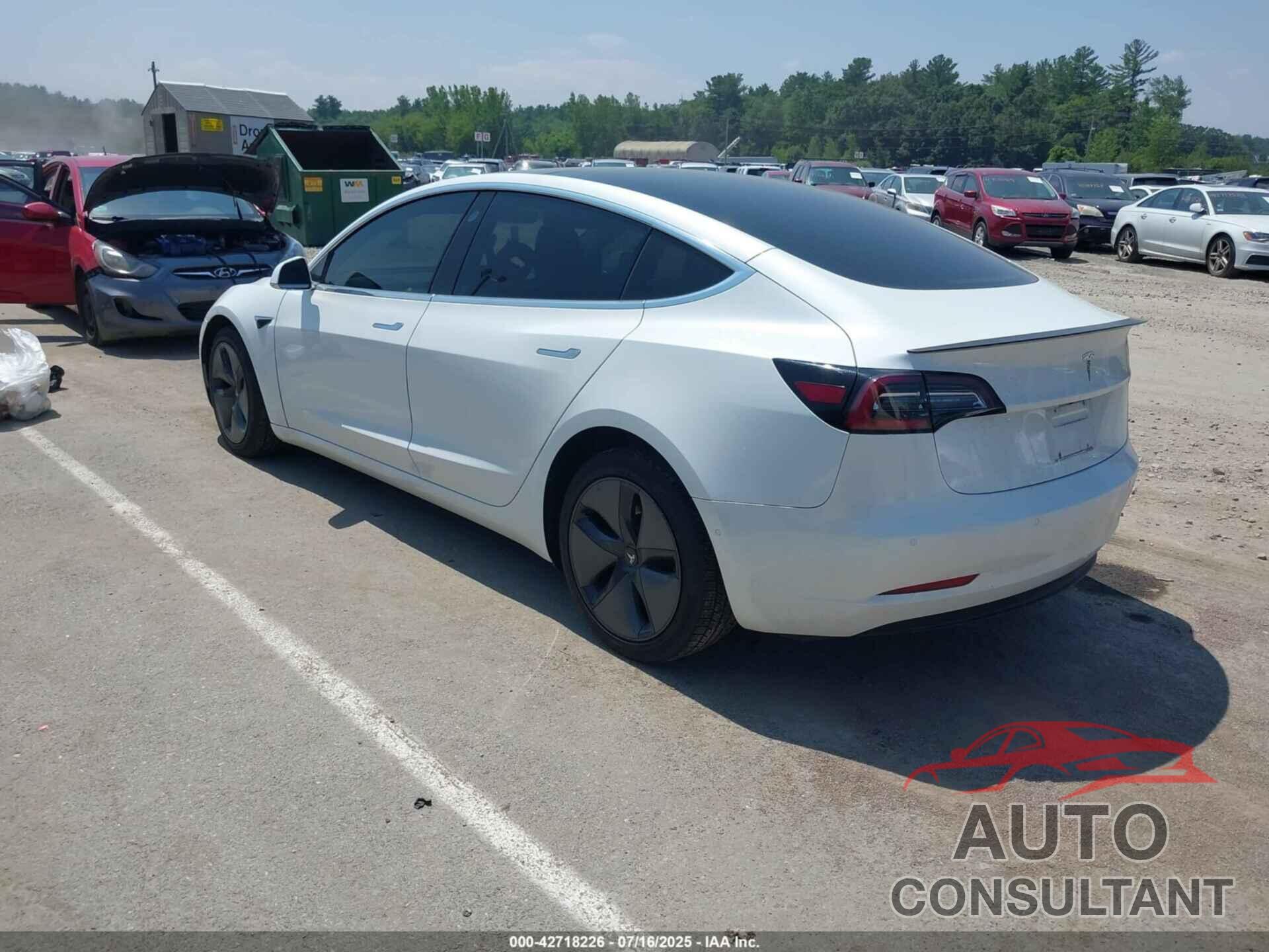 TESLA MODEL 3 2018 - 5YJ3E1EA0JF019639