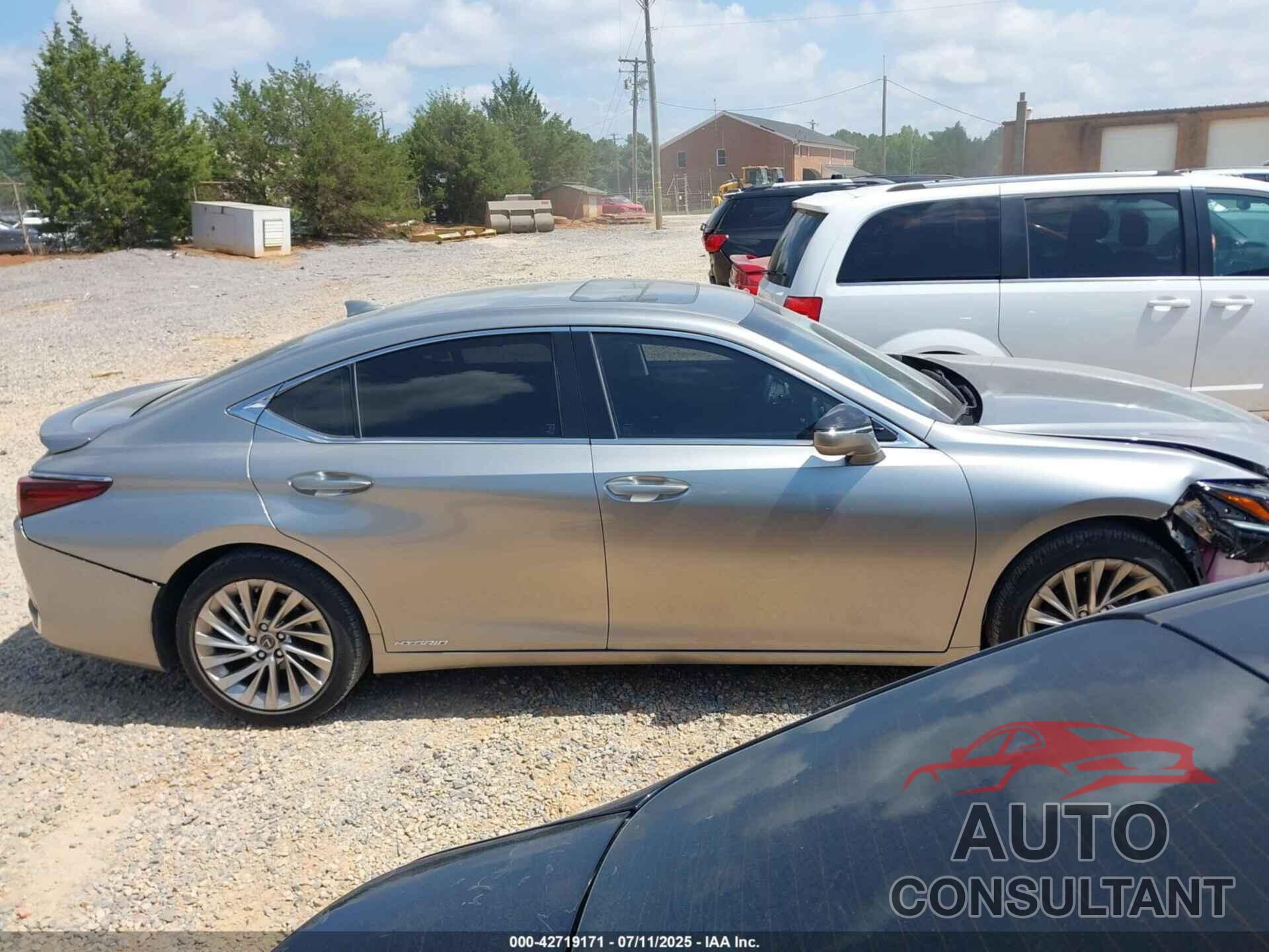 LEXUS ES 300H 2019 - JTHB21B17K2051760