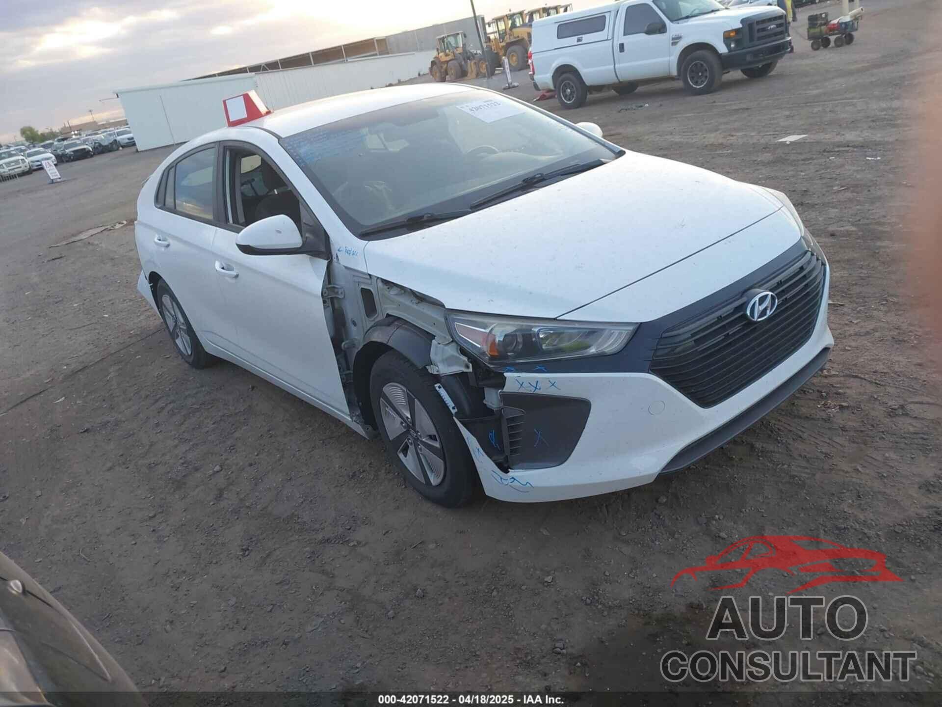 HYUNDAI IONIQ HYBRID 2017 - KMHC65LC2HU050185