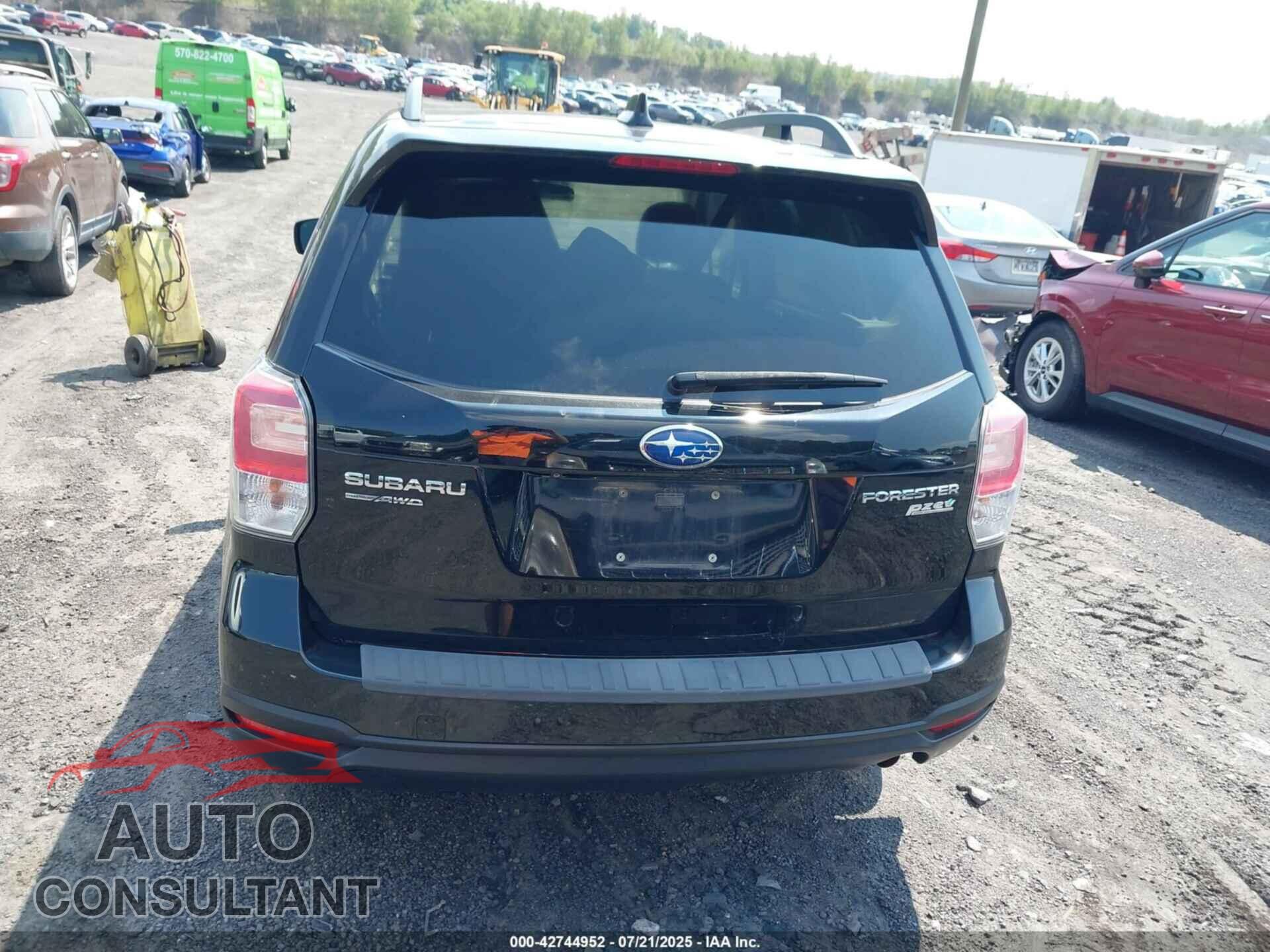 SUBARU FORESTER 2017 - JF2SJAEC9HH472484
