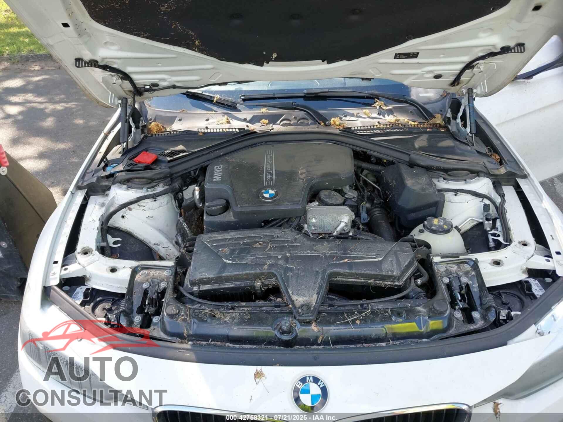 BMW 320I 2016 - WBA8E5G59GNU21325