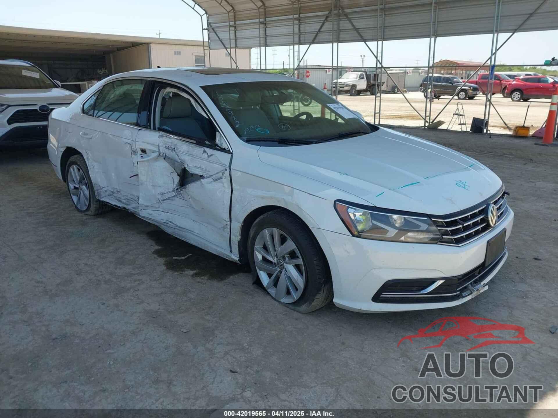 VOLKSWAGEN PASSAT 2018 - 1VWBA7A30JC052183