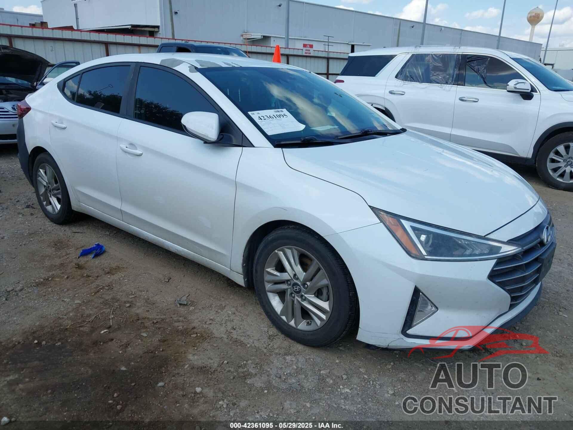 HYUNDAI ELANTRA 2019 - 5NPD84LF4KH404409