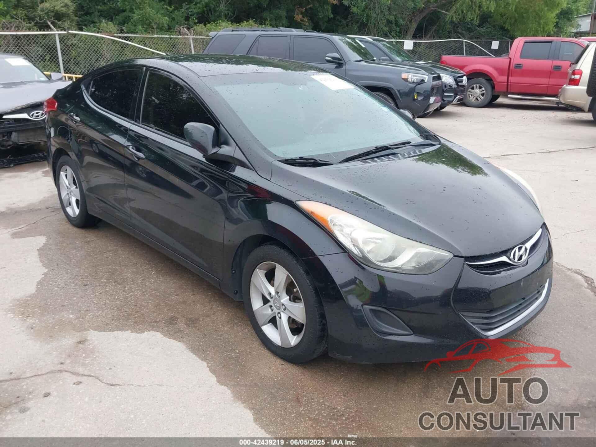 HYUNDAI ELANTRA 2013 - 5NPDH4AE2DH309635