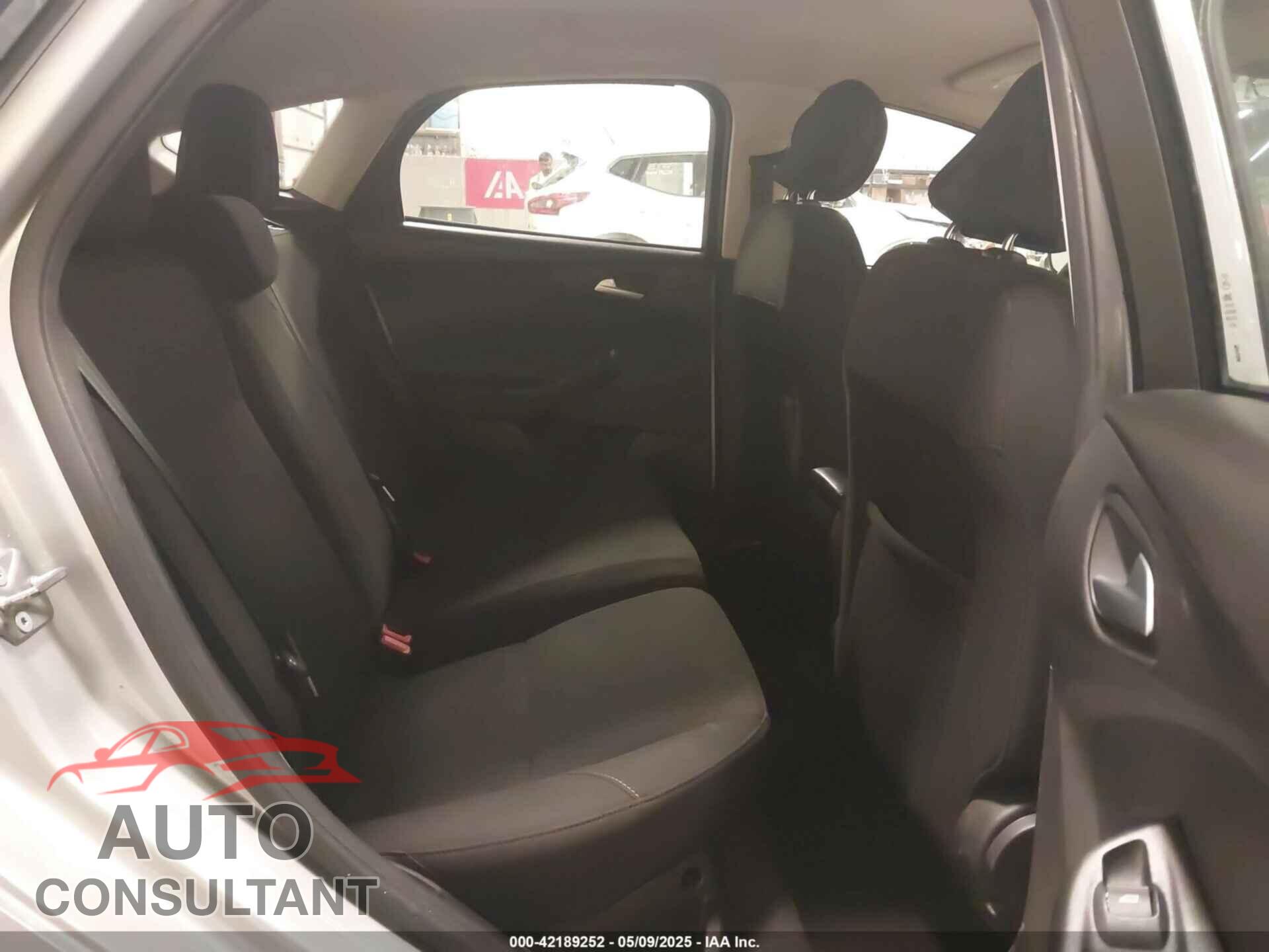 FORD FOCUS 2017 - 1FADP3K21HL278743