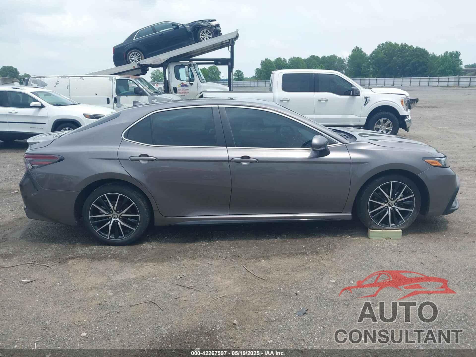 TOYOTA CAMRY 2023 - 4T1G11AK8PU798523