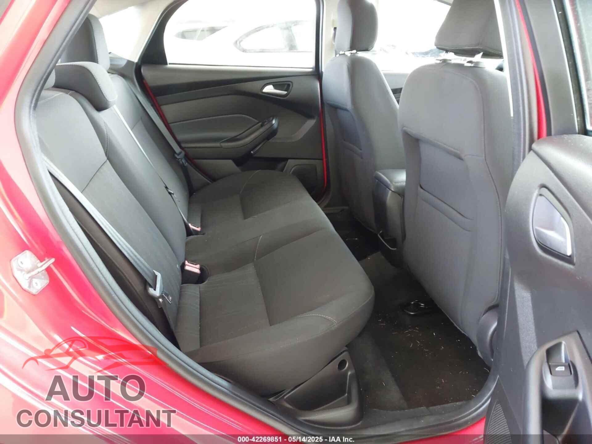 FORD FOCUS 2015 - 1FADP3F21FL295467