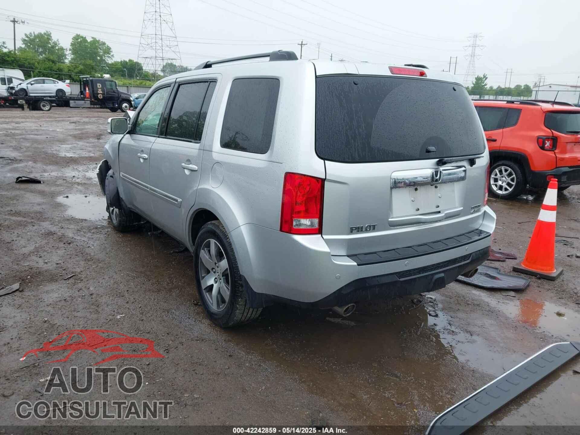 HONDA PILOT 2013 - 5FNYF4H92DB027316