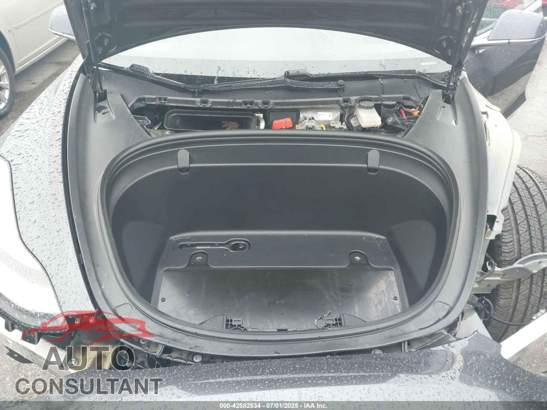 TESLA MODEL 3 2018 - 5YJ3E1EB2JF054854