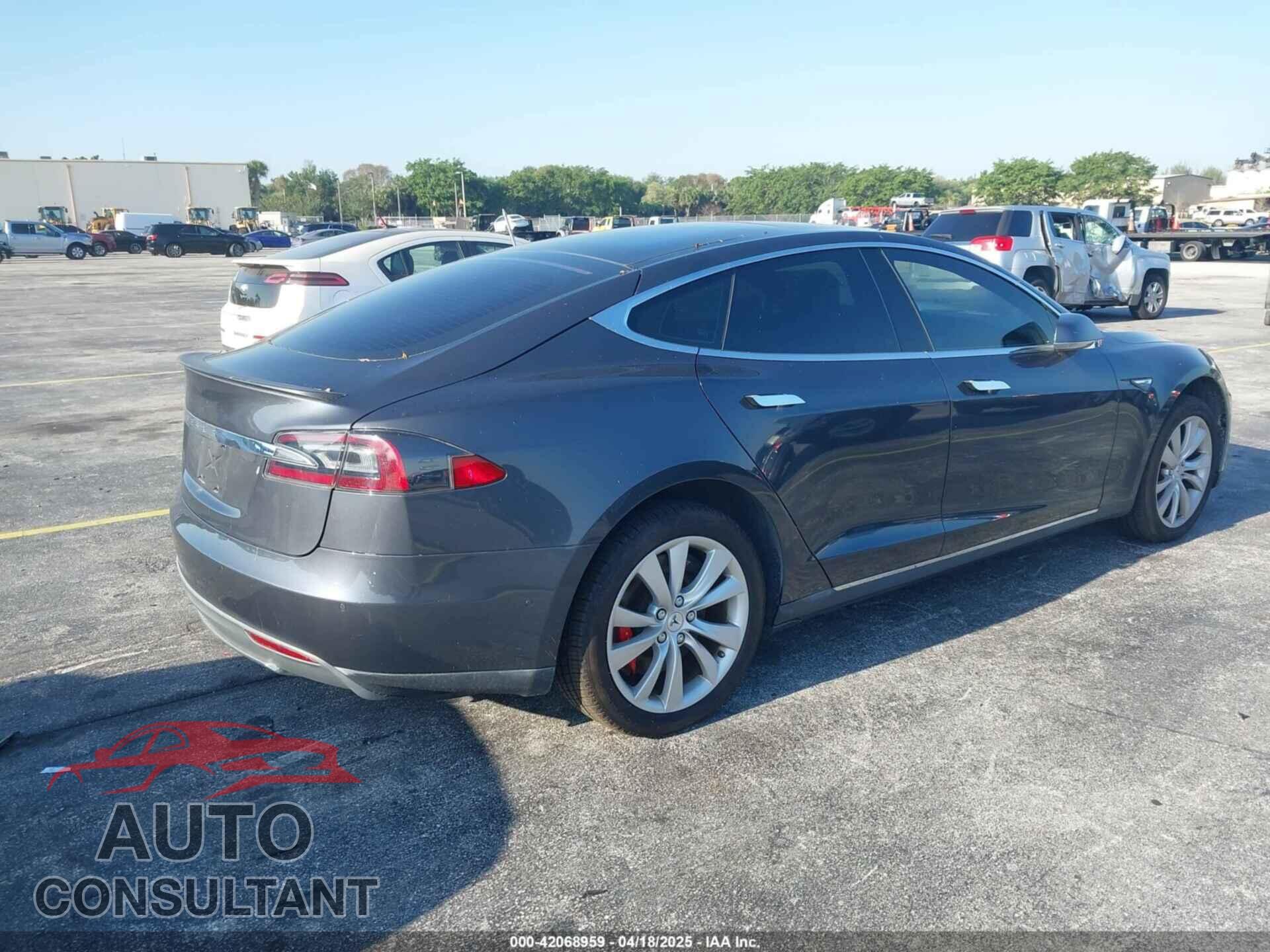 TESLA MODEL S 2015 - 5YJSA1H46FF082264