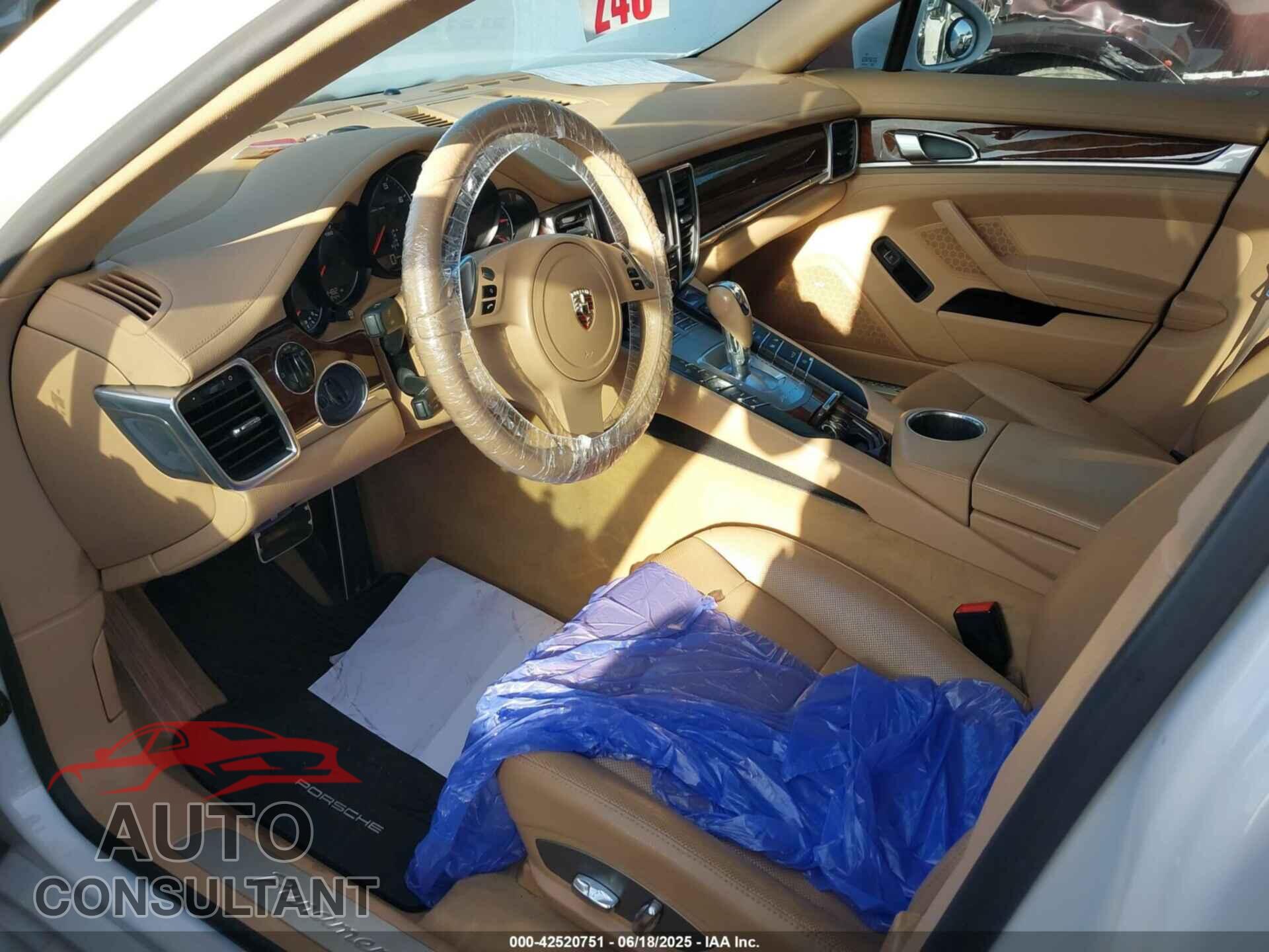 PORSCHE PANAMERA 2011 - WP0AA2A72BL016484