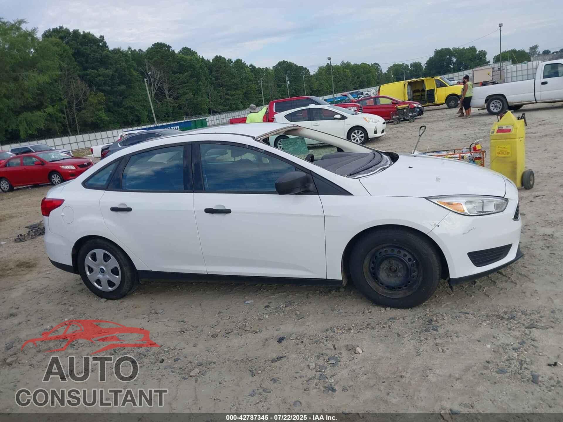 FORD FOCUS 2016 - 1FADP3E27GL371115