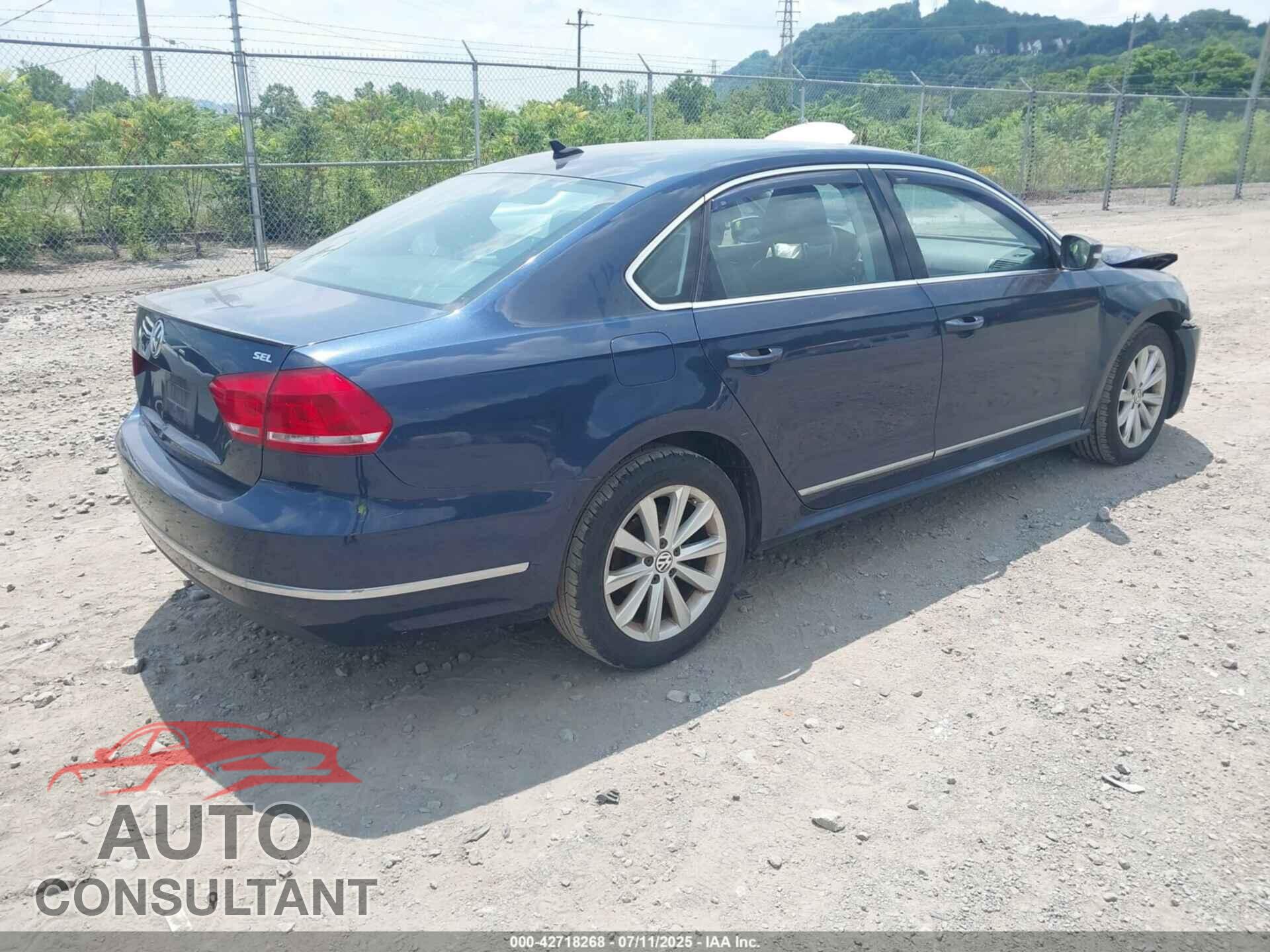 VOLKSWAGEN PASSAT 2013 - 1VWCP7A32DC067792