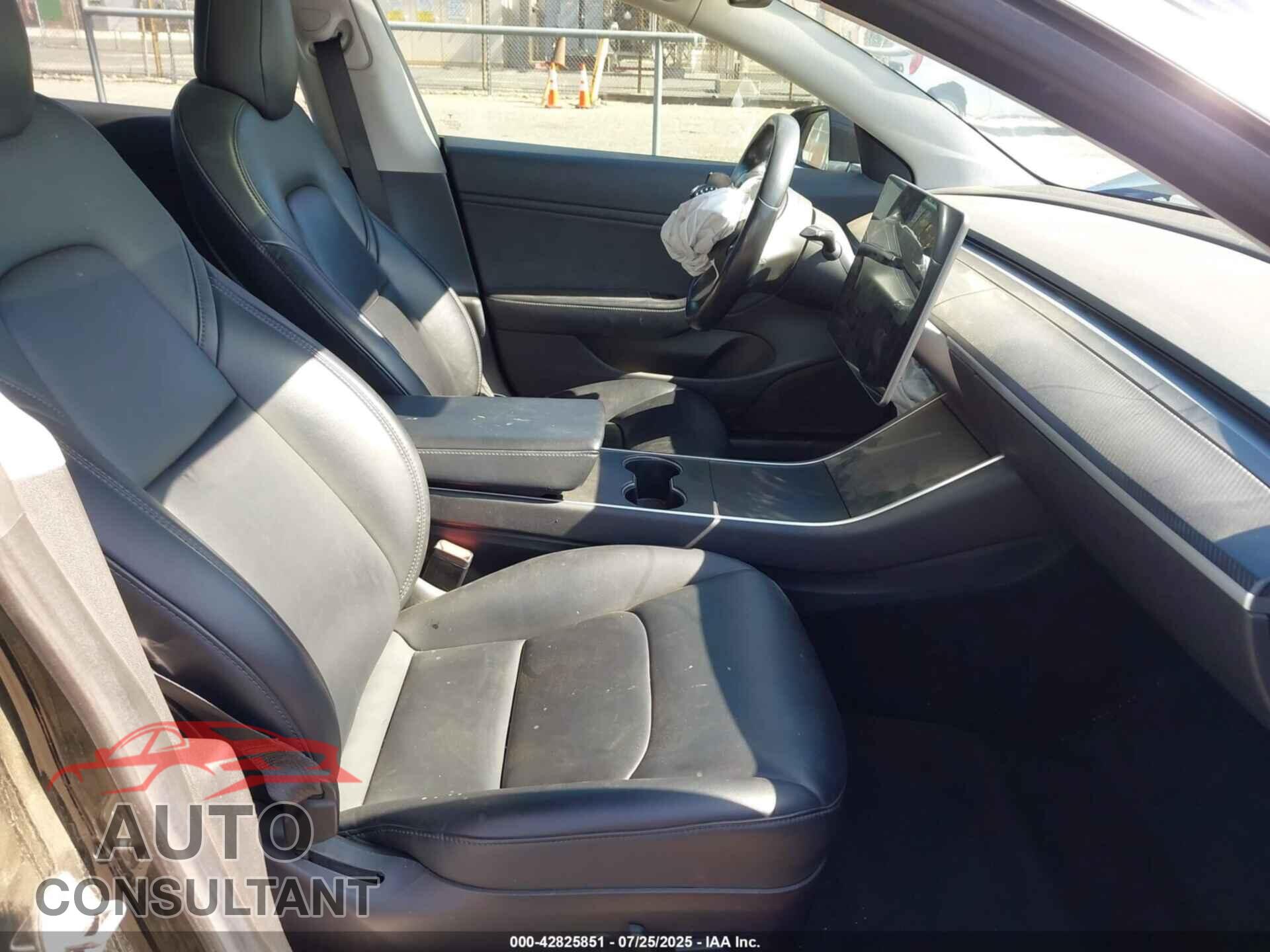 TESLA MODEL 3 2018 - 5YJ3E1EA1JF013882