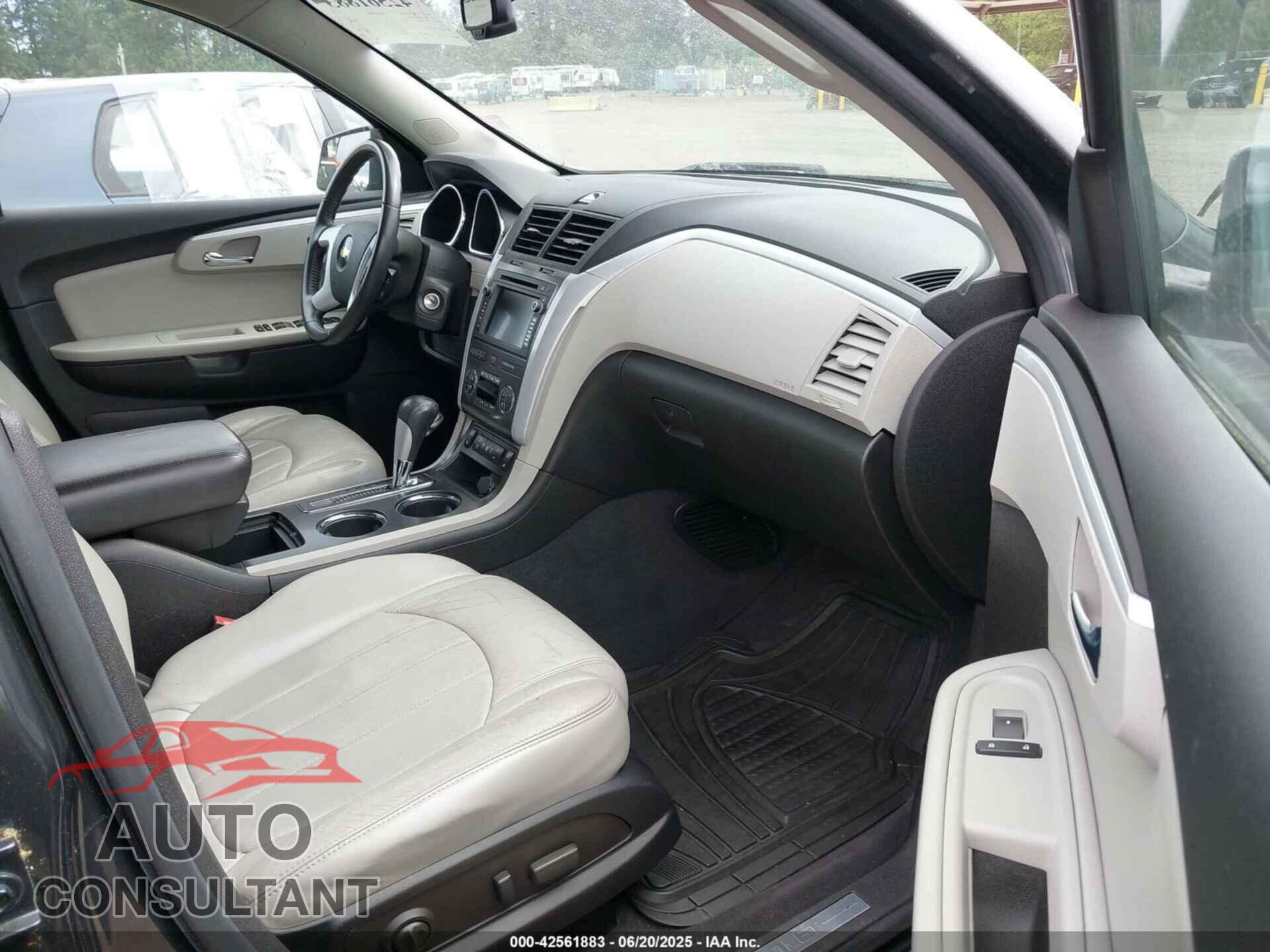 CHEVROLET TRAVERSE 2010 - 1GNLVHED7AJ234101
