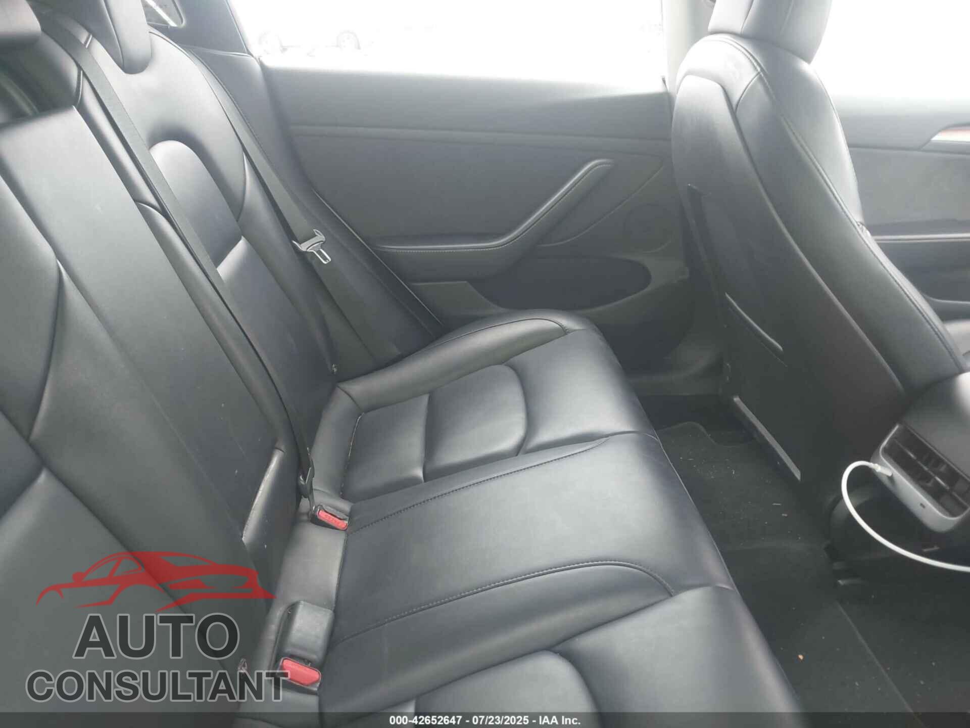 TESLA MODEL 3 2021 - 5YJ3E1EB8MF013066
