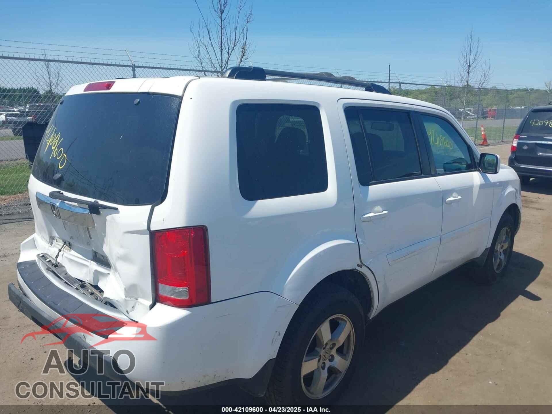 HONDA PILOT 2011 - 5FNYF3H56BB025587